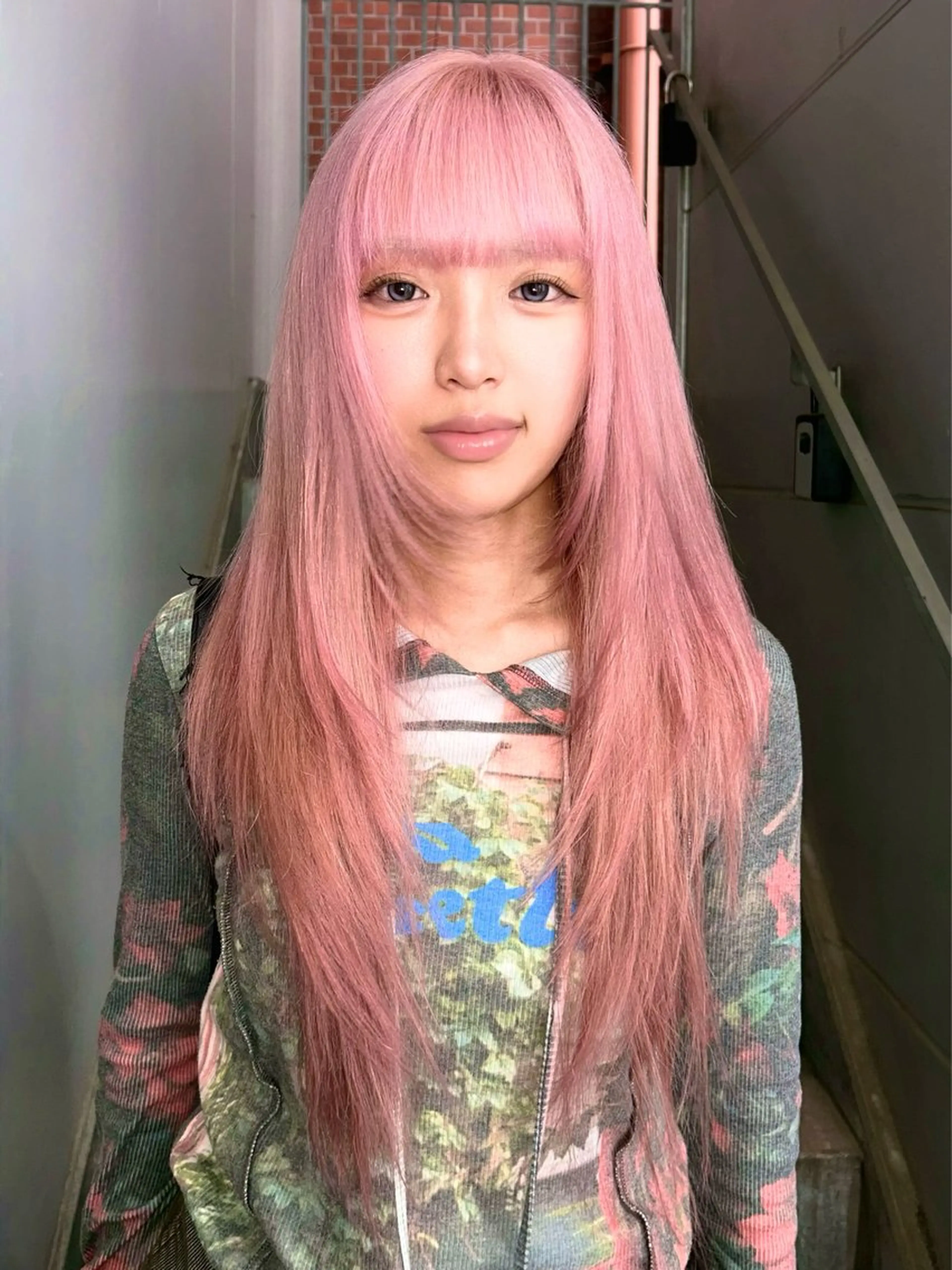 ロング カラー ブリーチ ハイトーンカラー ピンクカラー ハッシュカット レイヤーカット 🪽デザインカラー/ ブリーチ/陽向🪽のヘアスタイル