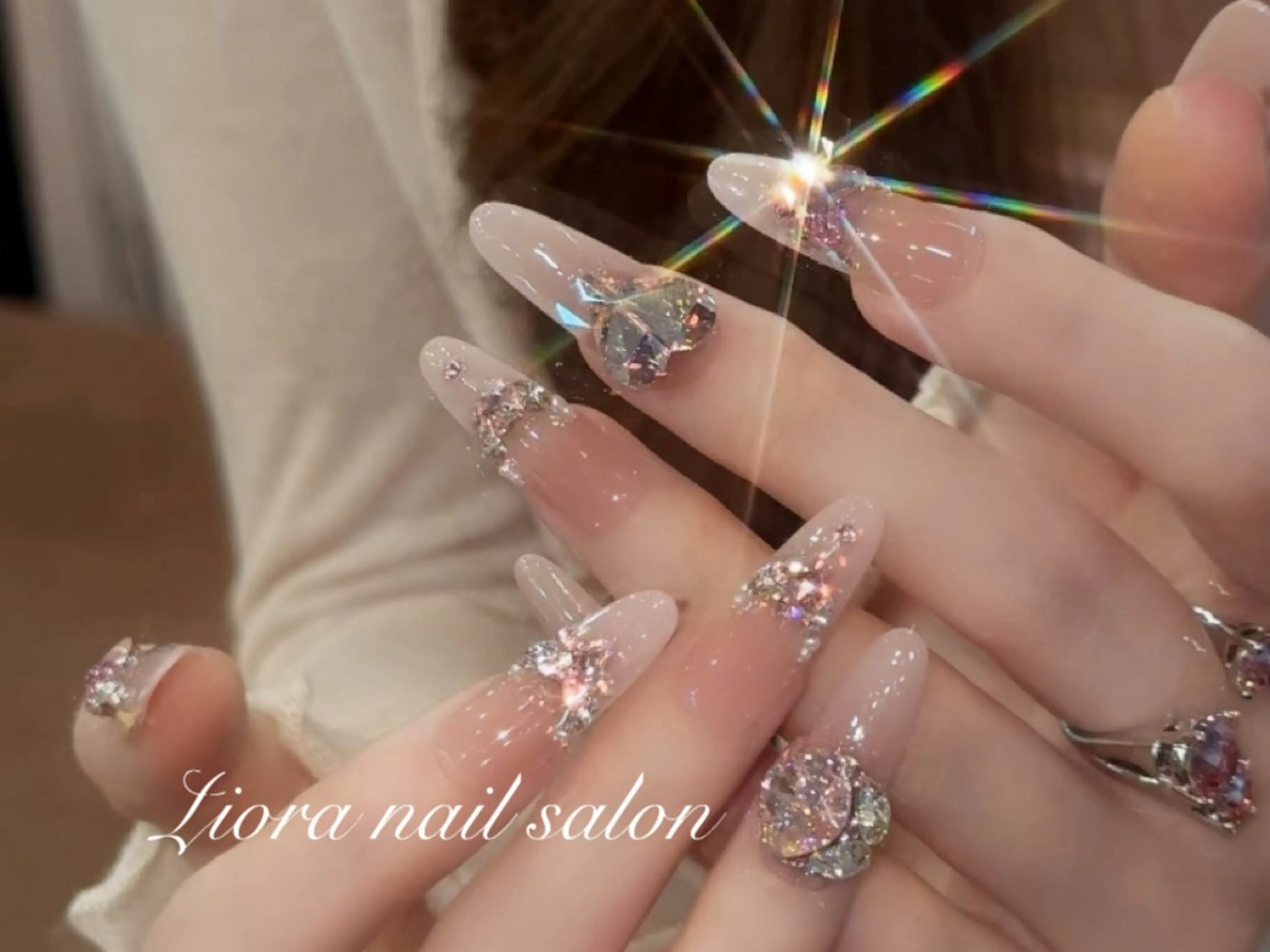 ネイル フレンチネイル ジェルネイル ガーリー グラデーション キラキラネイル ハンドネイル Liora nail スカルプ専門店のネイルデザイン