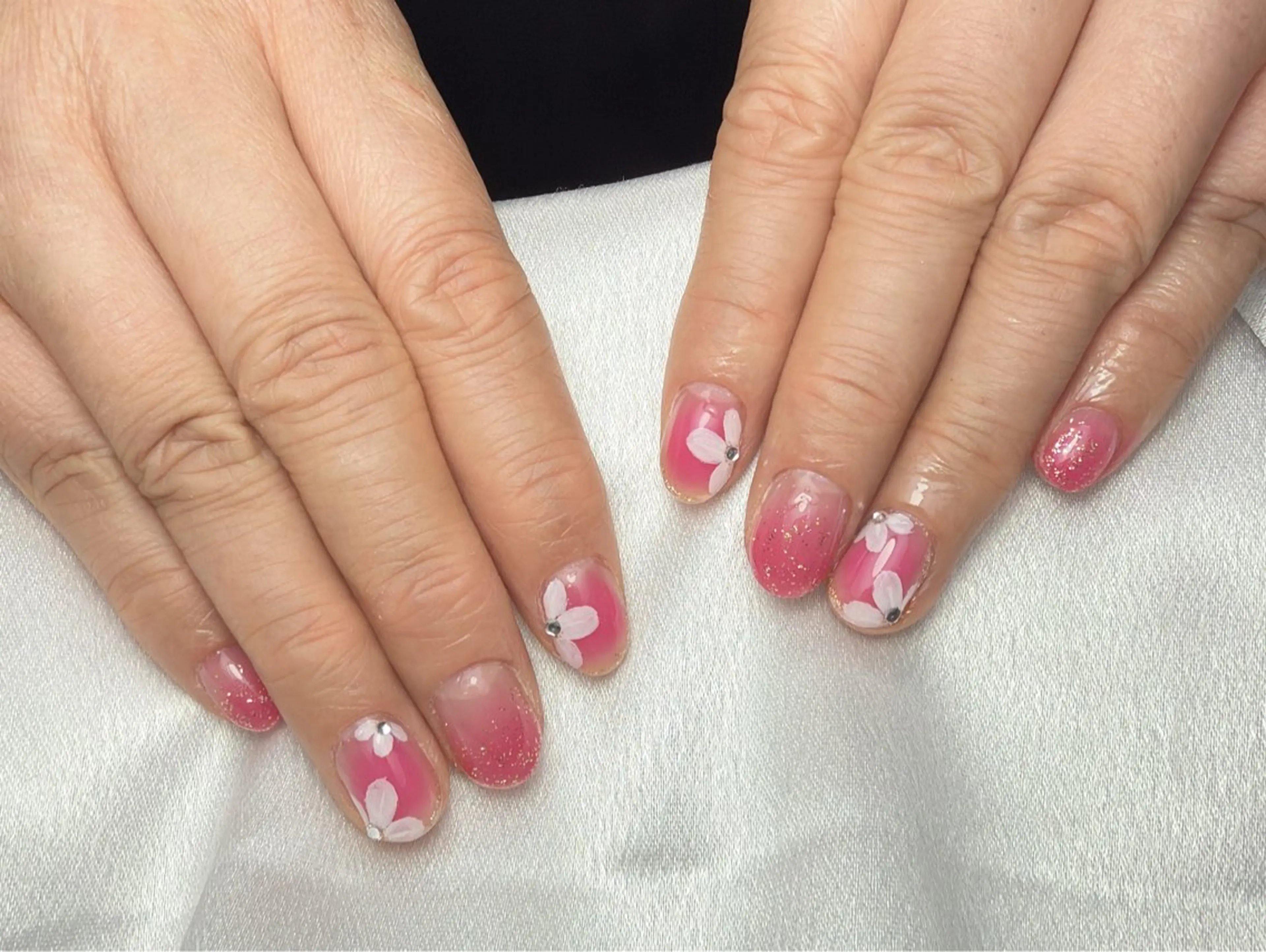 ネイル ハンドネイル オーラ ネイルサロンのネイルデザイン