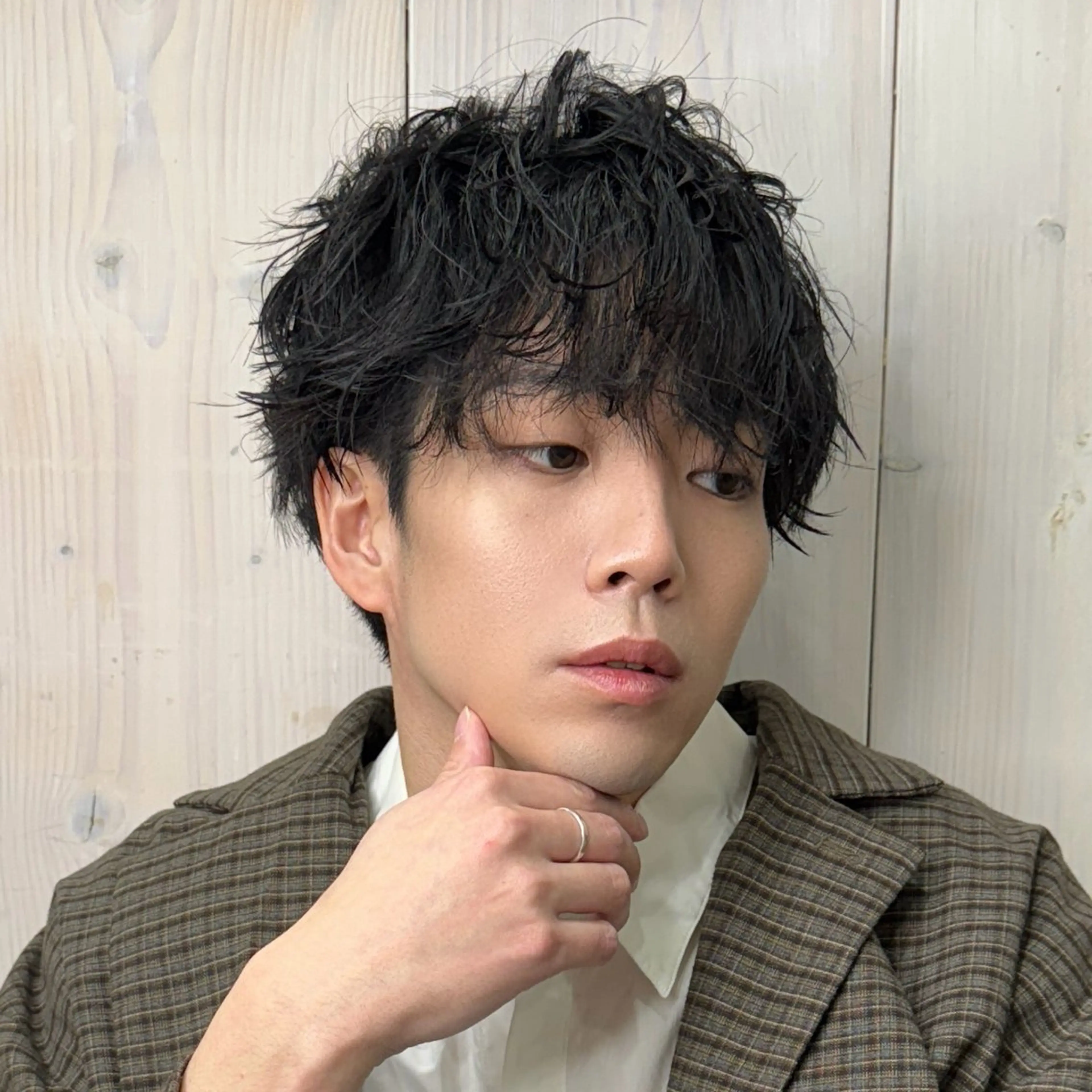 ショート パーマ メンズ センターパート フェードカット フェザーパーマ マッシュ メンズパーマ カット パーマ メンズパーマ特化🍙 calm岡本優希のヘアスタイル