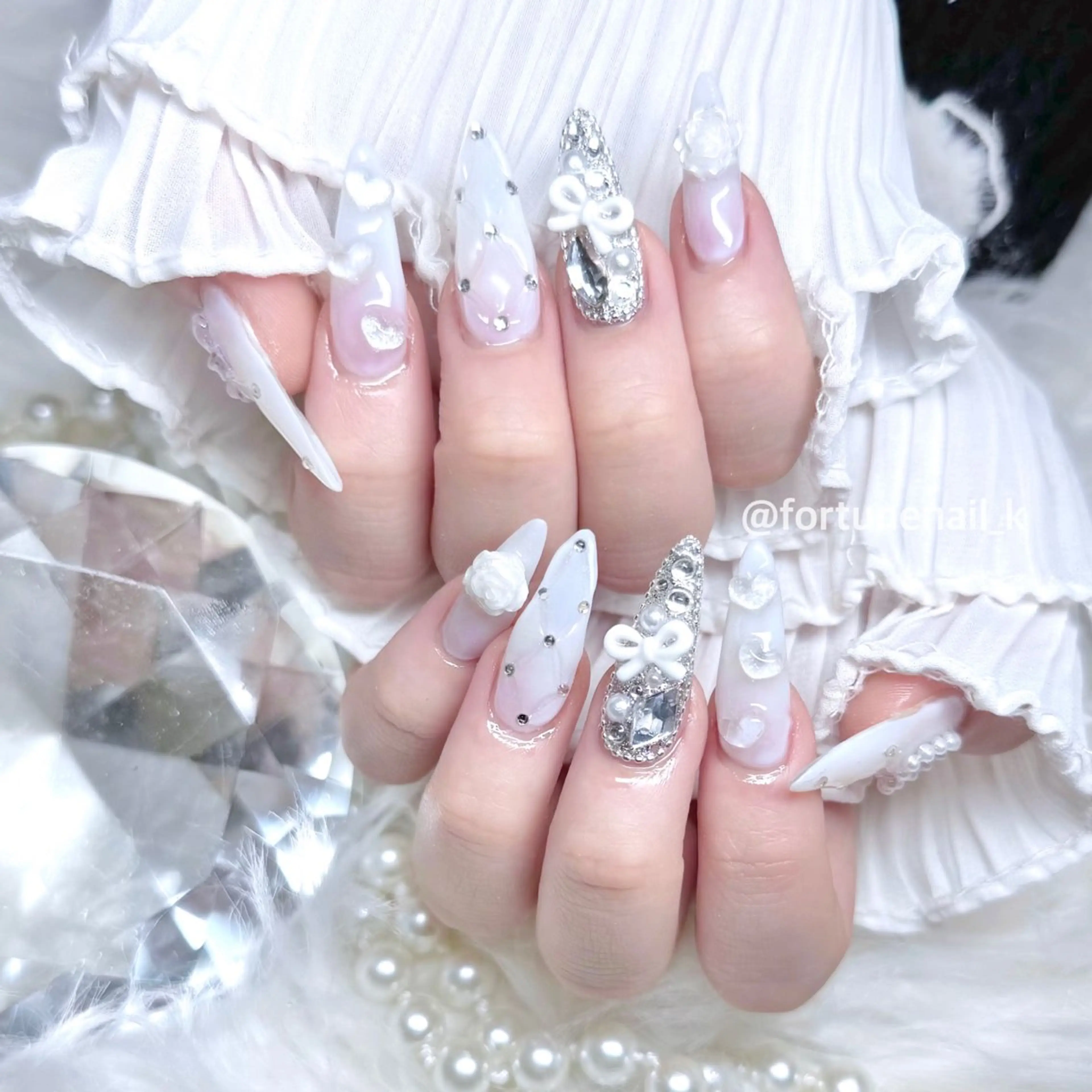 ネイル 長さ出し ハンドネイル 🤍kanane 🤍4/16空✩.*のネイルデザイン