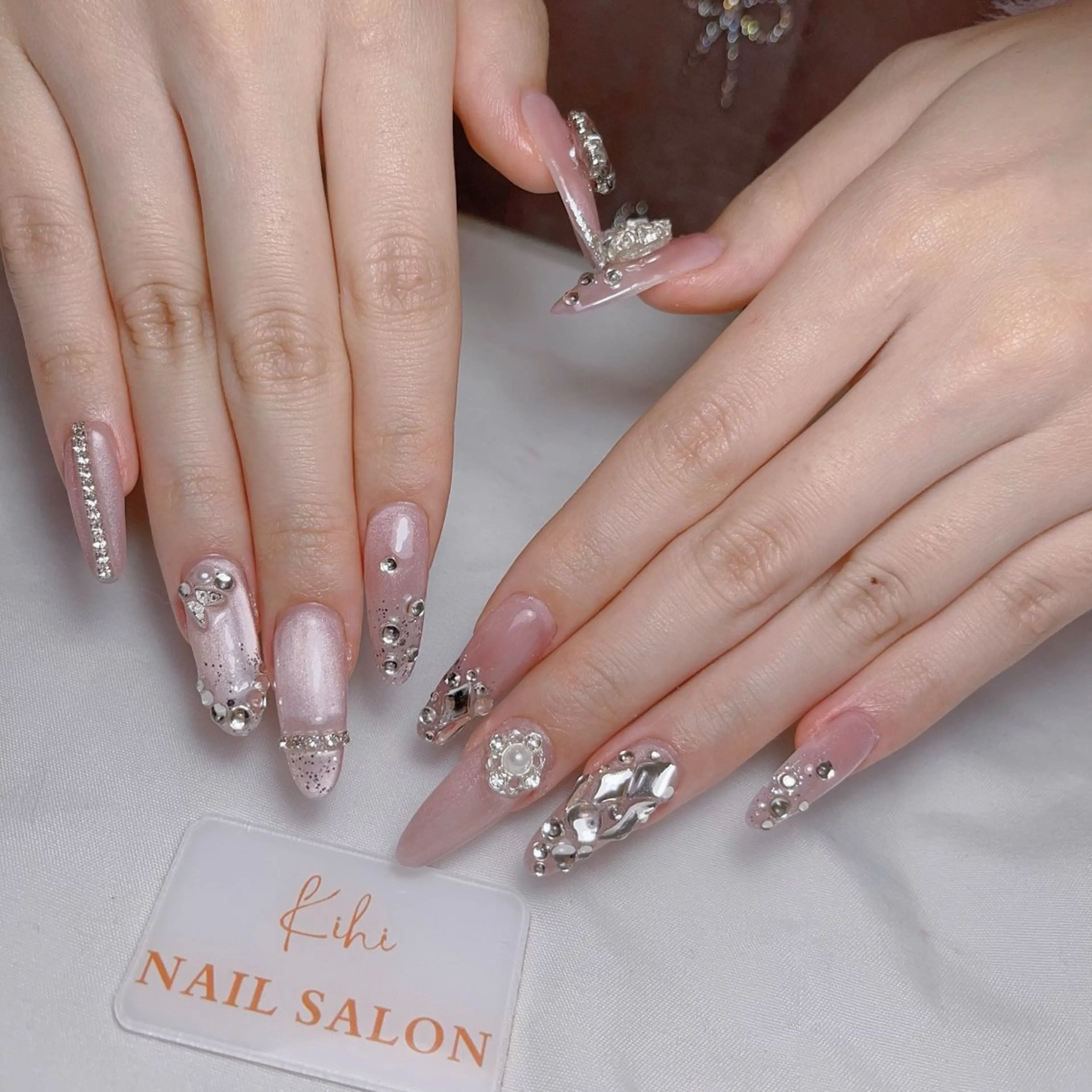 ネイル アートネイル フレンチネイル ジェルネイル グラデーション 韓国ネイル ハンドネイル 💕鈴木ユリ パラジェル/オフ無料のネイルデザイン