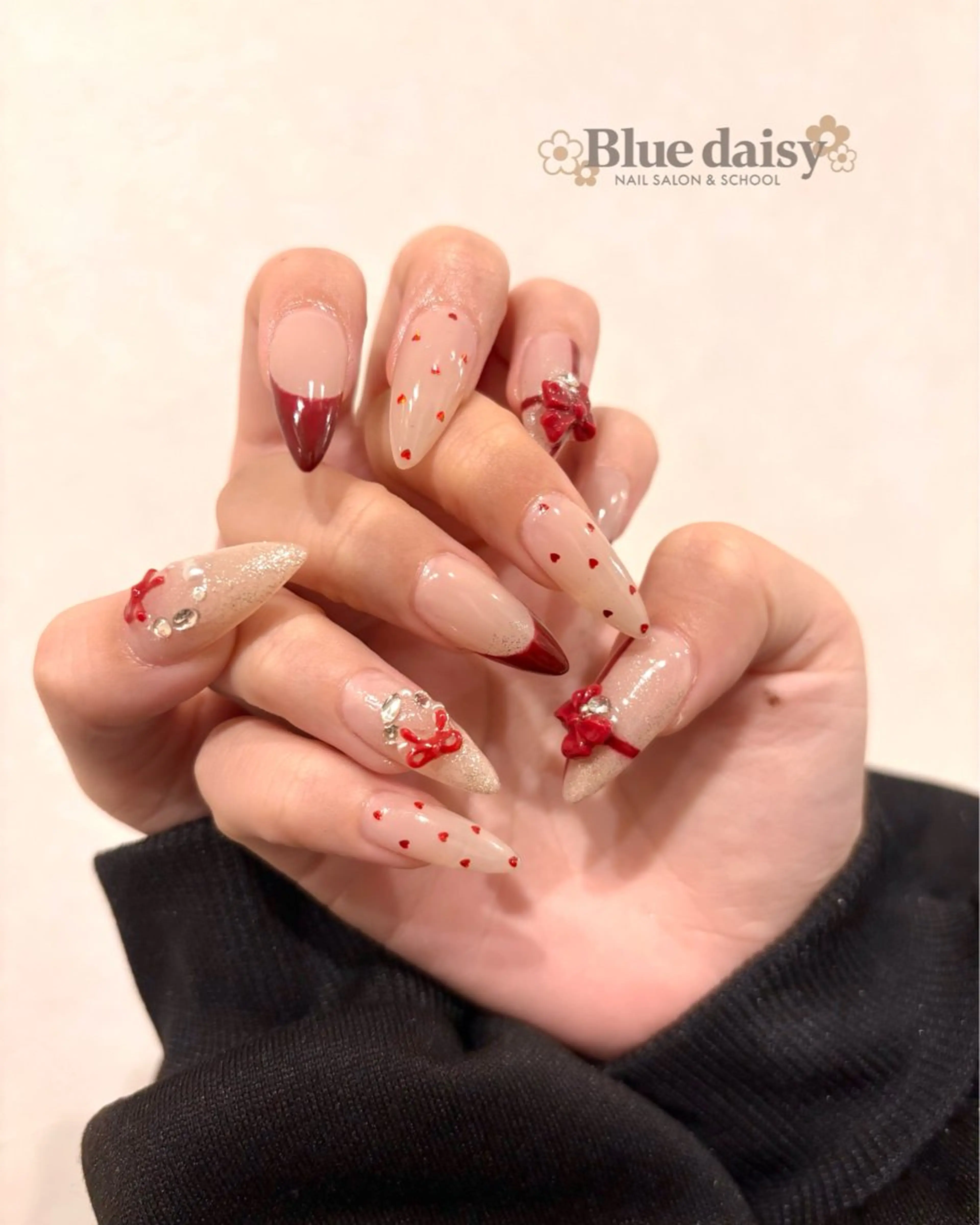 ネイル ボルドー ジェルネイル ハート マグネットネイル 持ち込み ハンドネイル Blue daisy 栄本店のネイルデザイン