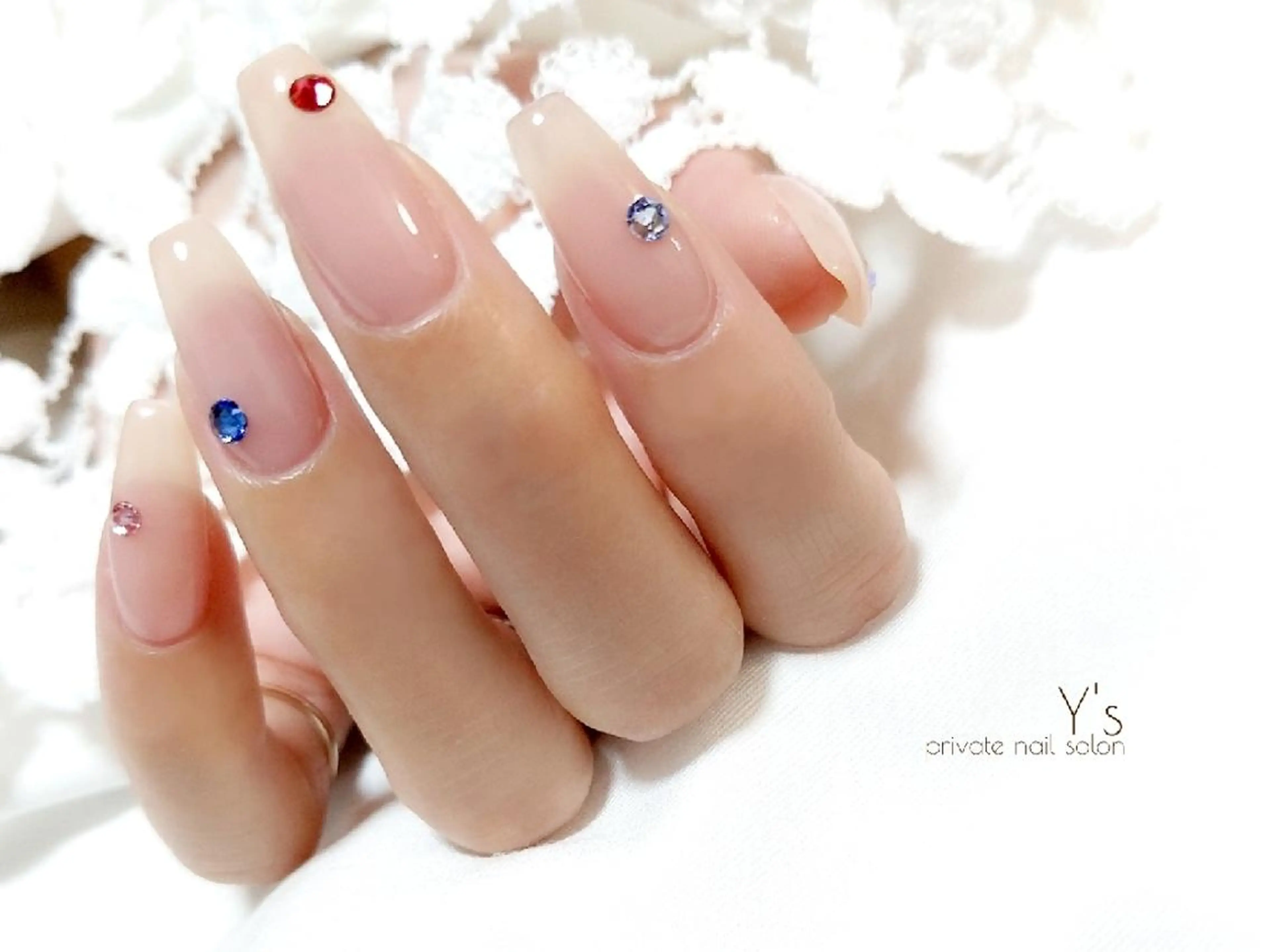 ネイル ハンドネイル YUMI NAGAI  のネイルデザイン