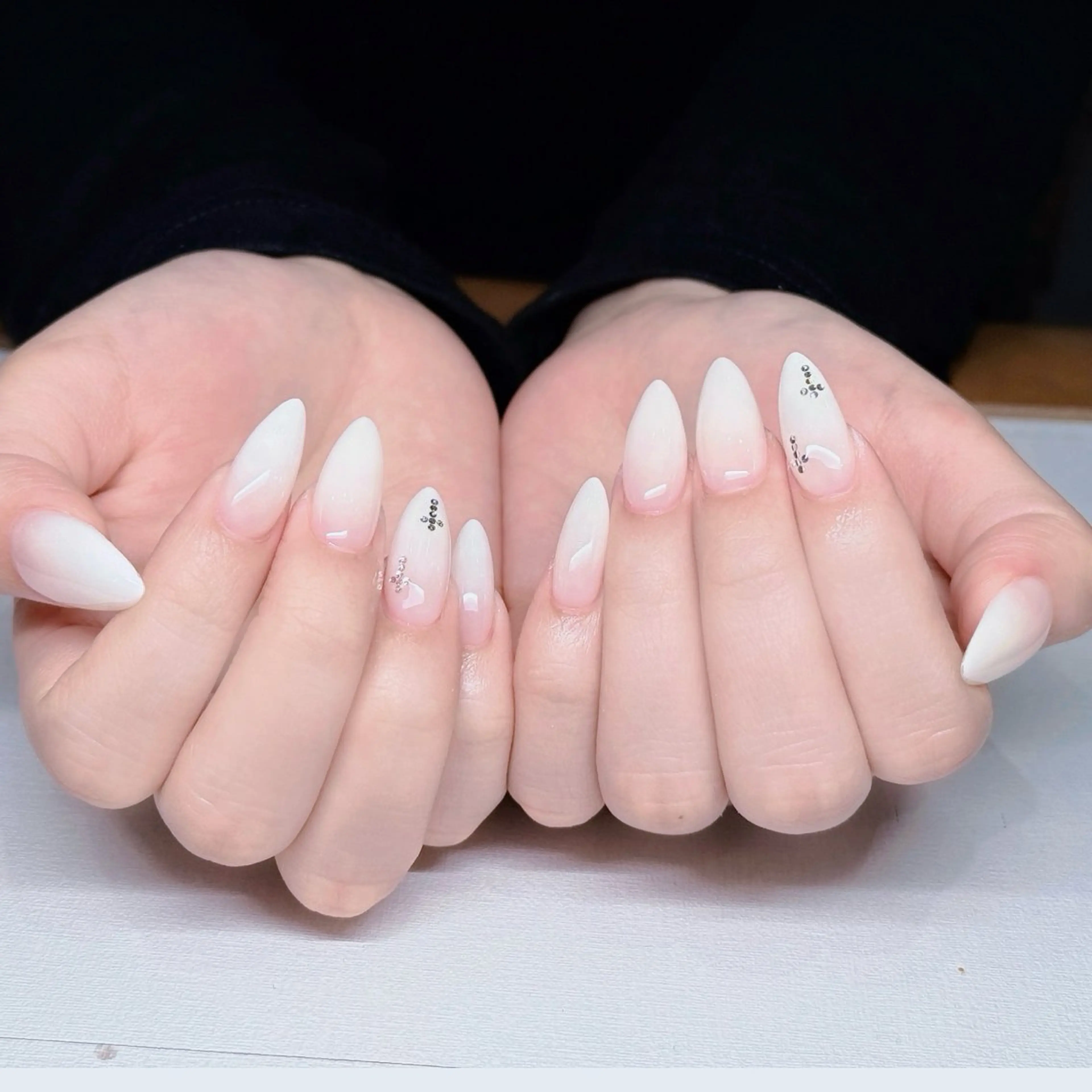 ネイル オーロラネイル ブルー チークネイル フットネイル フレンチネイル ハンドネイル JAN 168 池袋のネイルデザイン