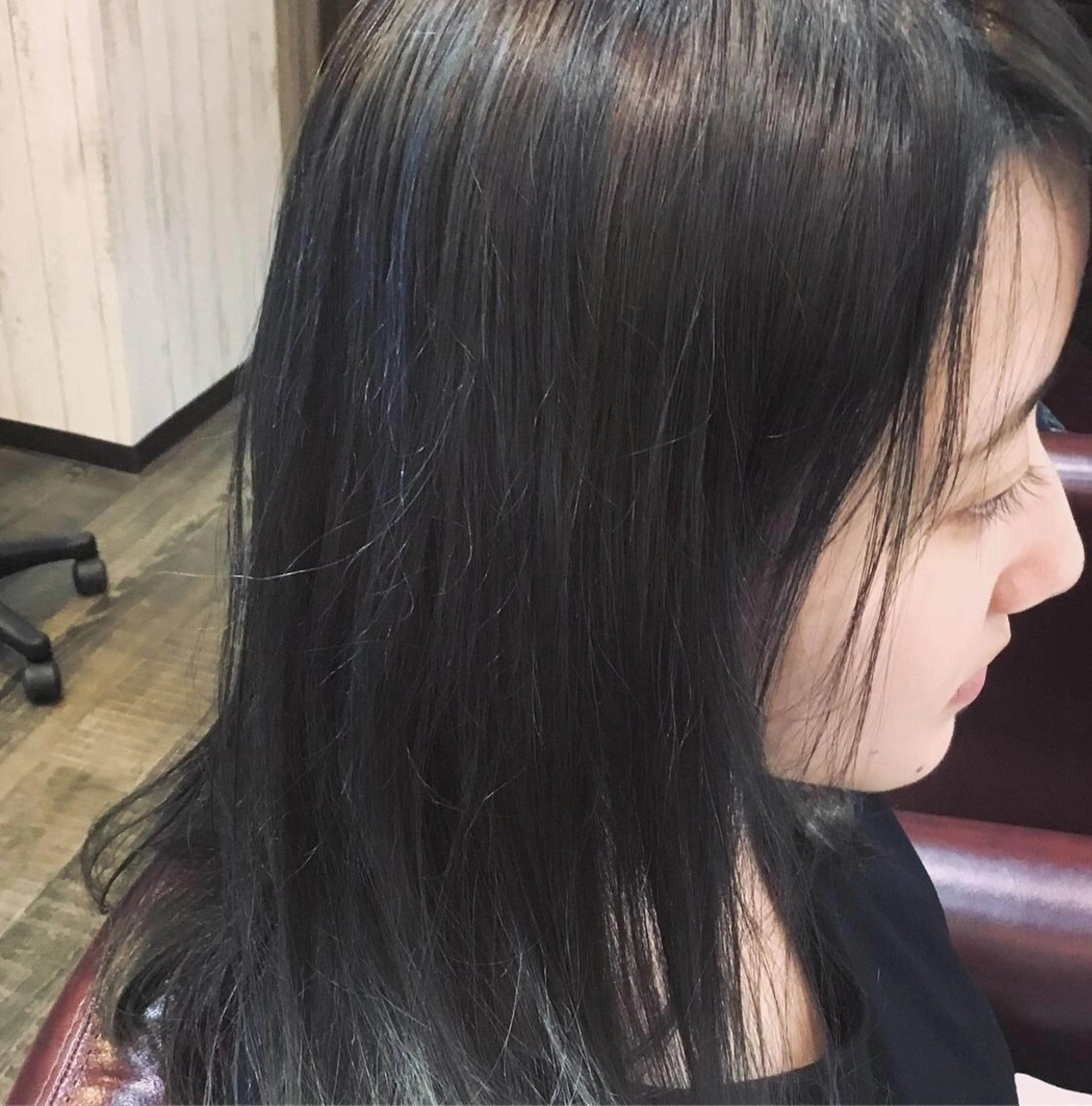 ミディアム カラー 金崎 新吾のヘアスタイル