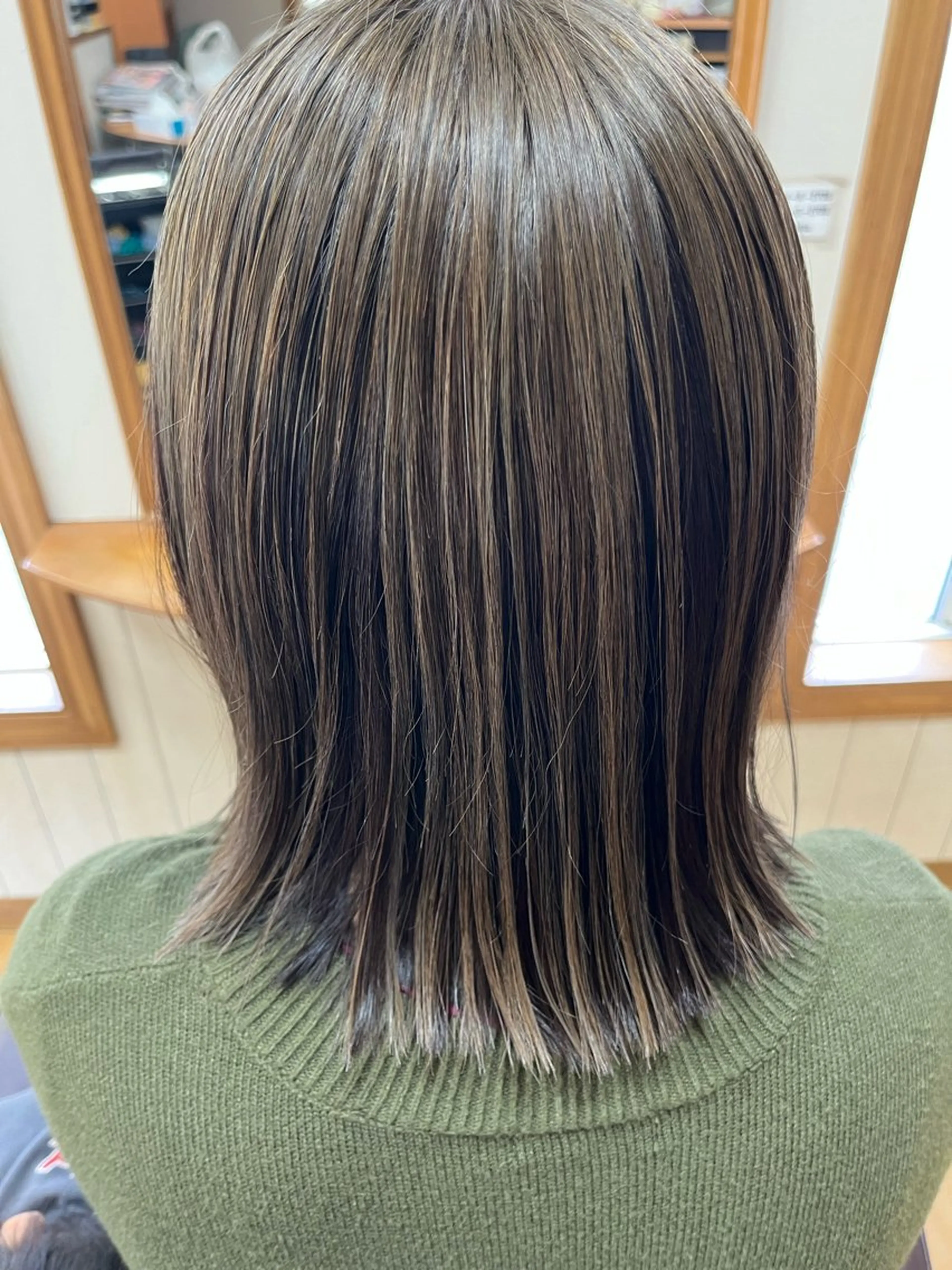 ミディアム カット ヘアカラー トリートメント 高藤 美佳のヘアスタイル