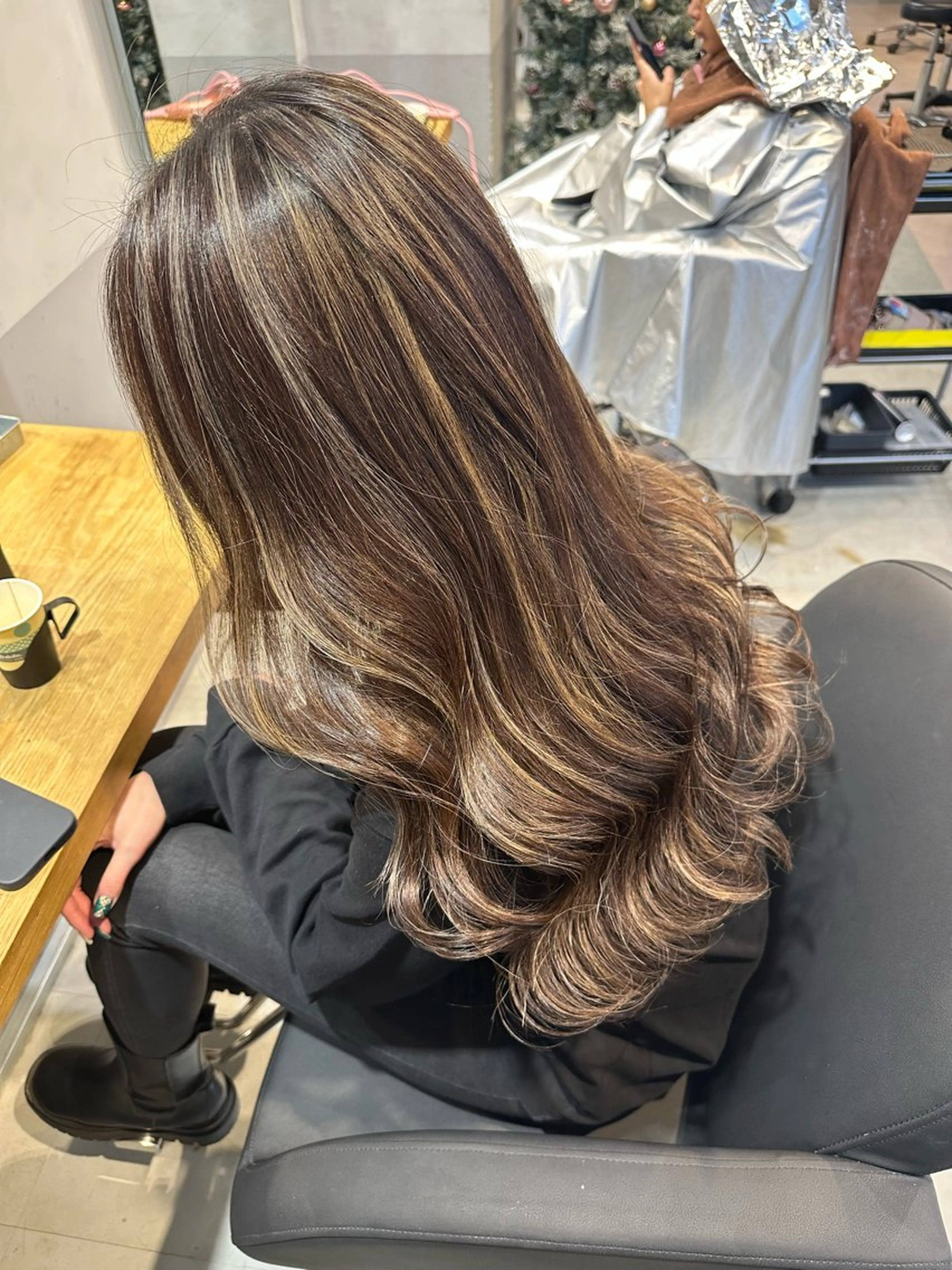 ロング カラー ヘアカラー トリートメント 💖ハイライト/ハイ トーン💖MIKIのヘアスタイル