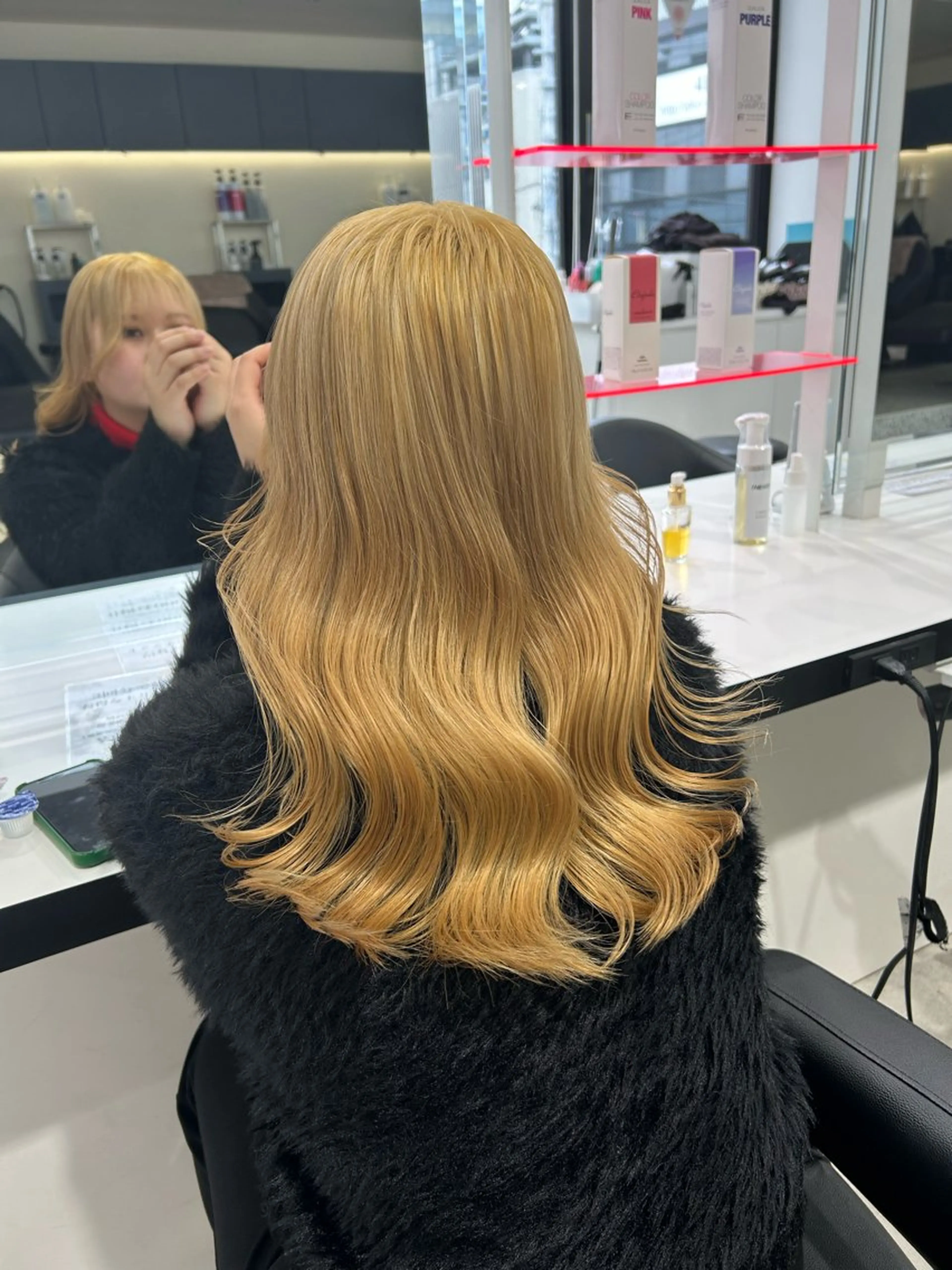 ロング カラー ヘアカラー 履歴修正屋さん／ ブロンド／ホワイトのヘアスタイル