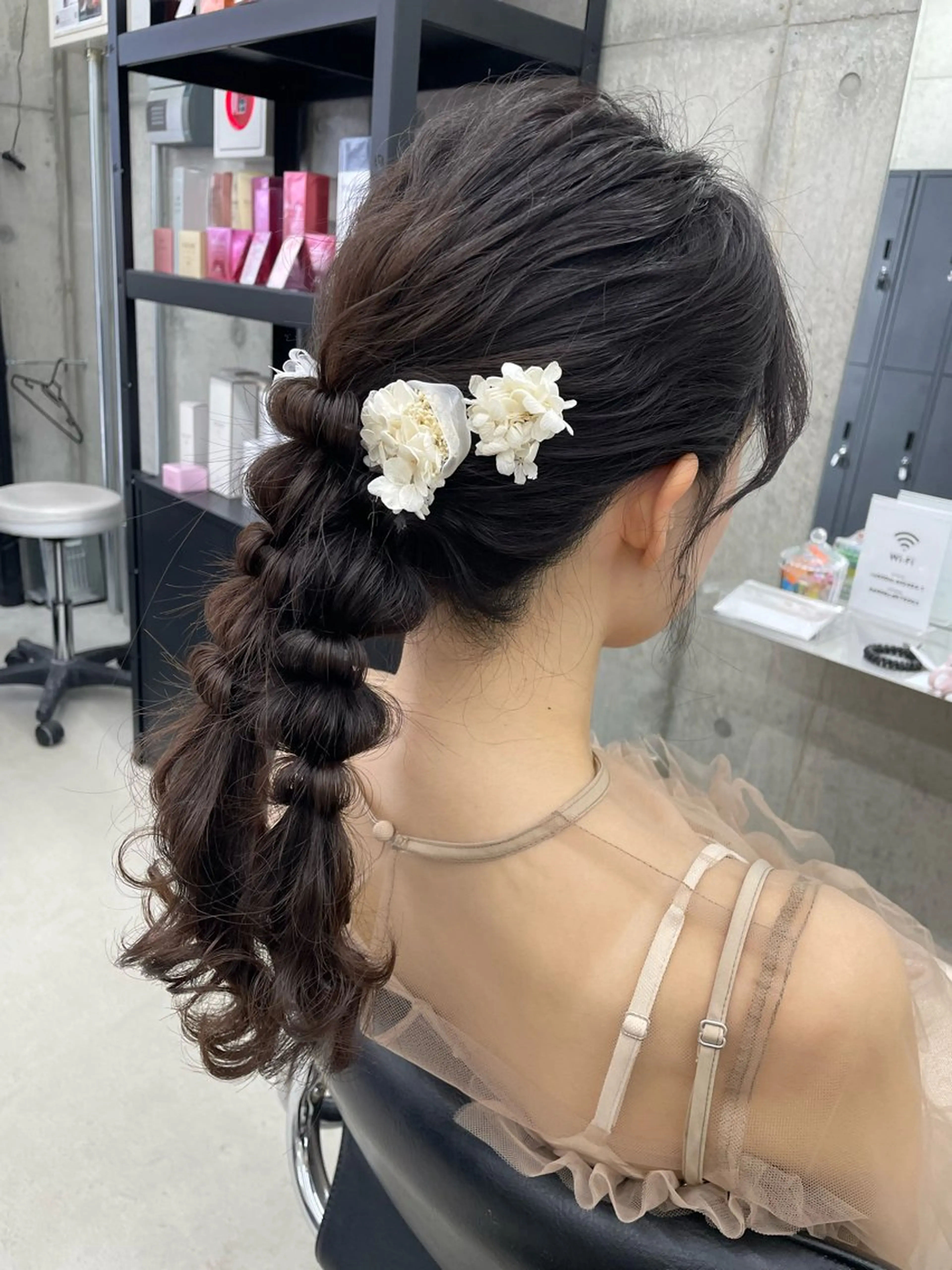 ミディアム カット ヘアカラー ヘアセット 手島 カミラのヘアスタイル