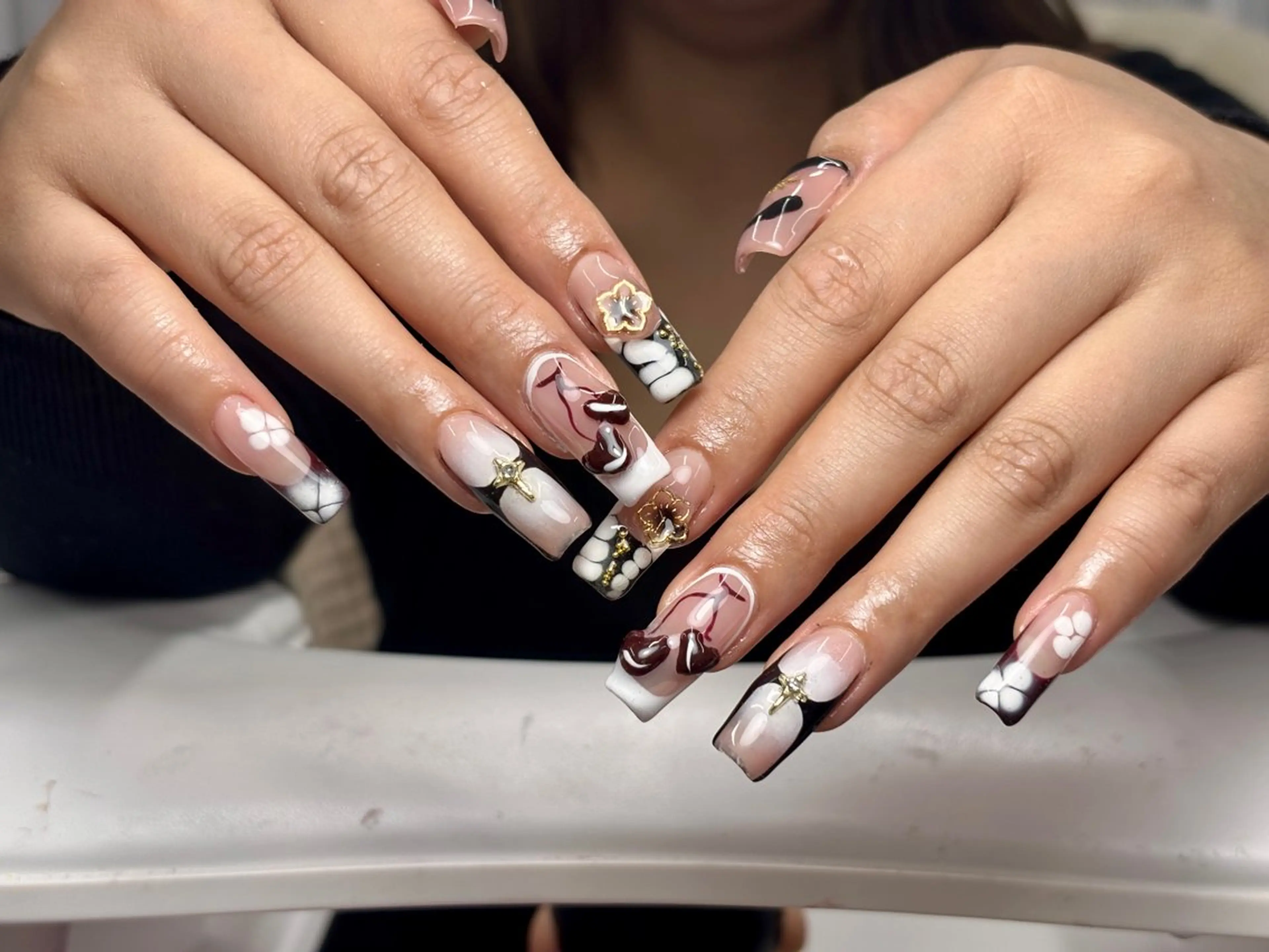 ロング ハンドネイル トゥー フエンのネイルデザイン