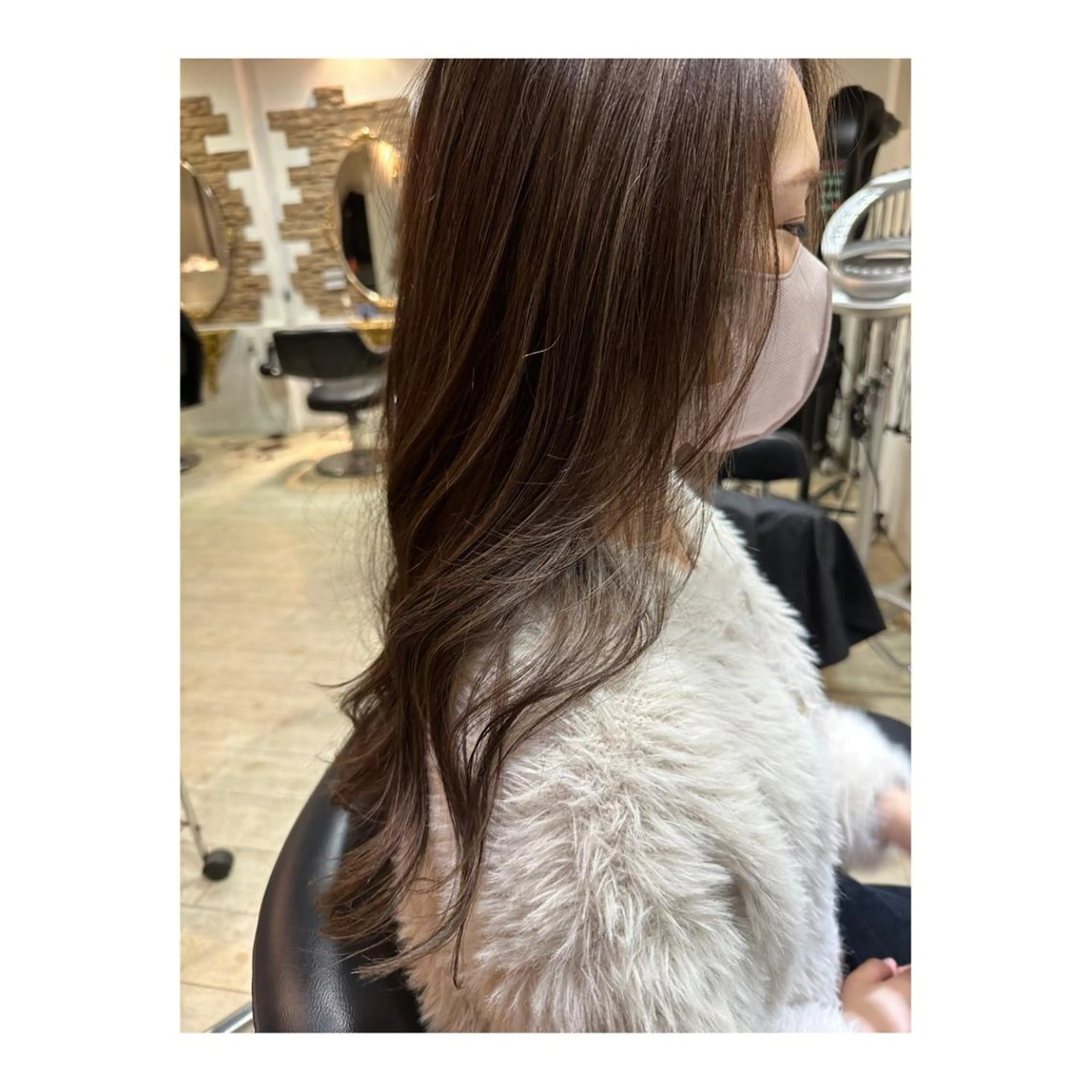 【🌹予約数No.1🌹】シークレットハイライトカラー＋似合わせカット　ケアブリーチ込み◎トリートメント付き✨の写真