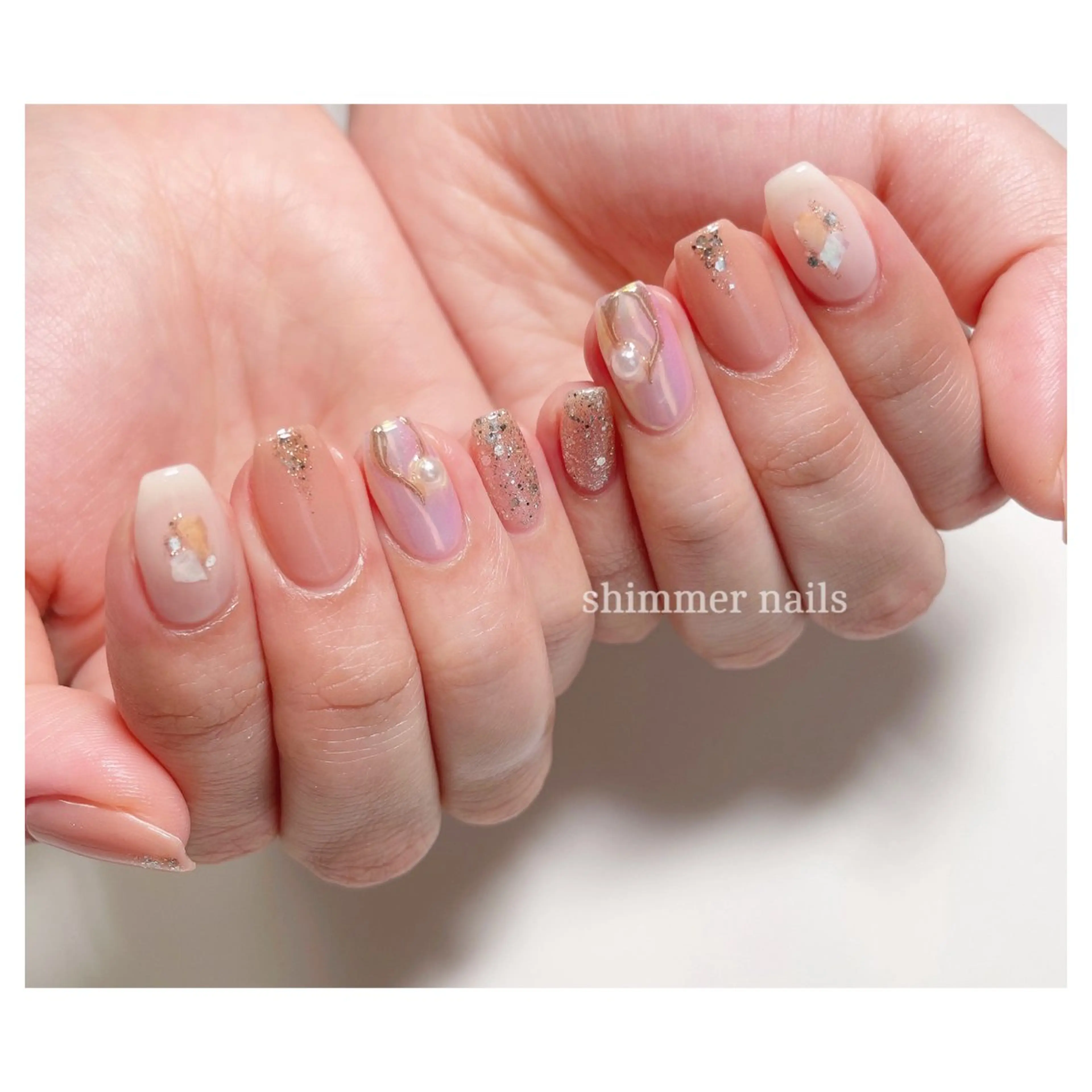 ネイル オーロラネイル shimmer nailsのネイルデザイン