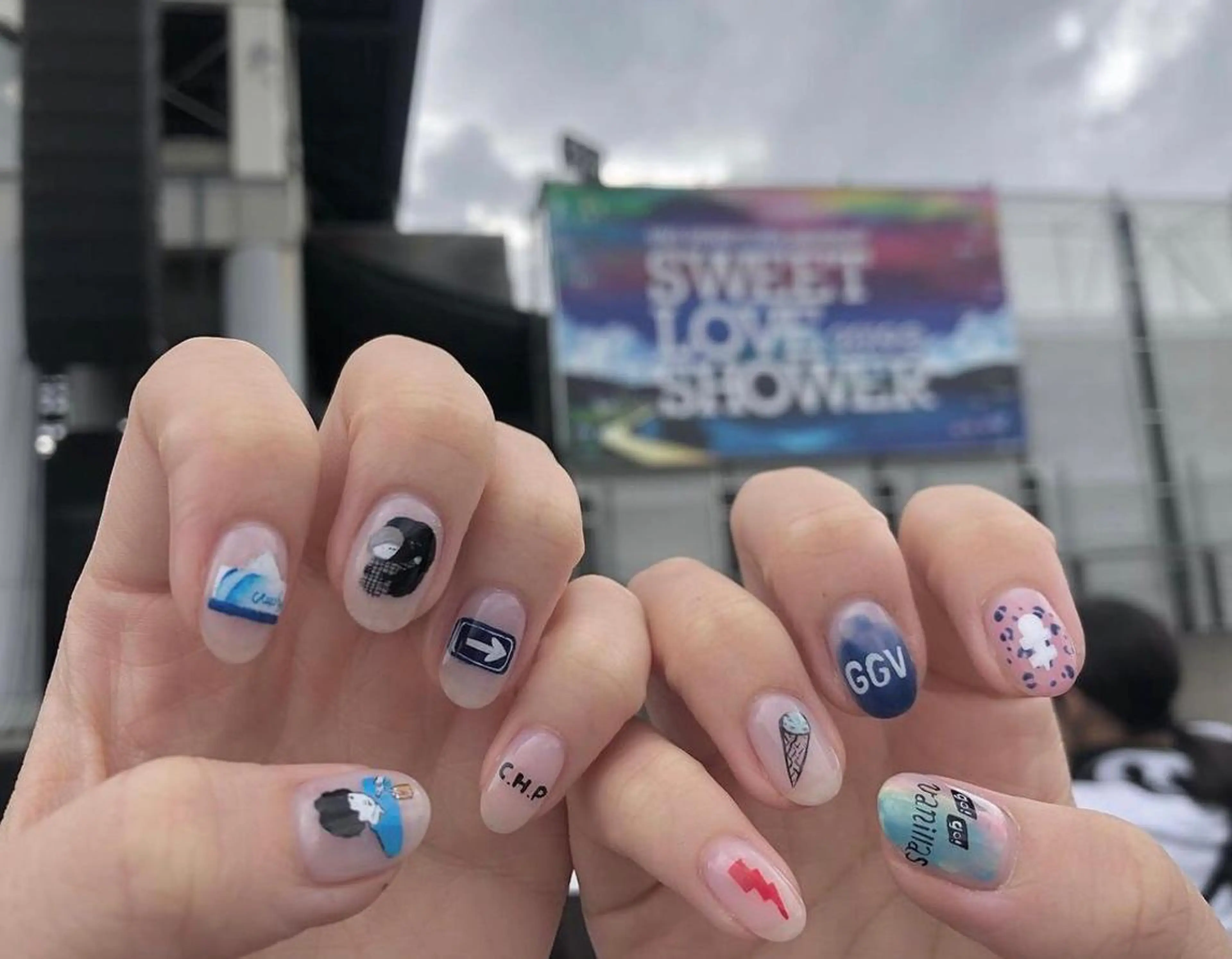 ネイル アートネイル パラあり！フィルイン 美フォルムのネイルデザイン