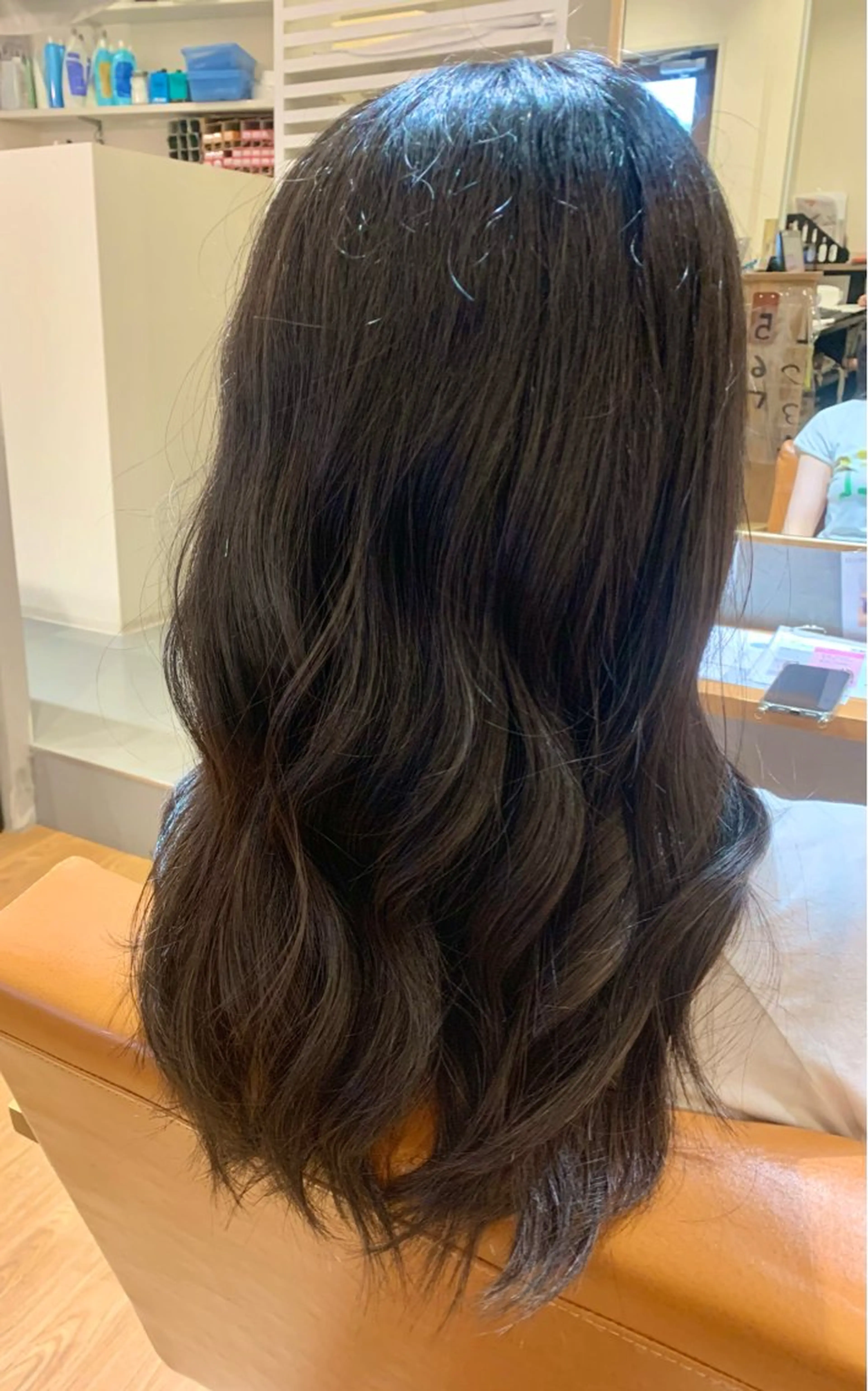 ロング カット 秋野 遥のヘアスタイル