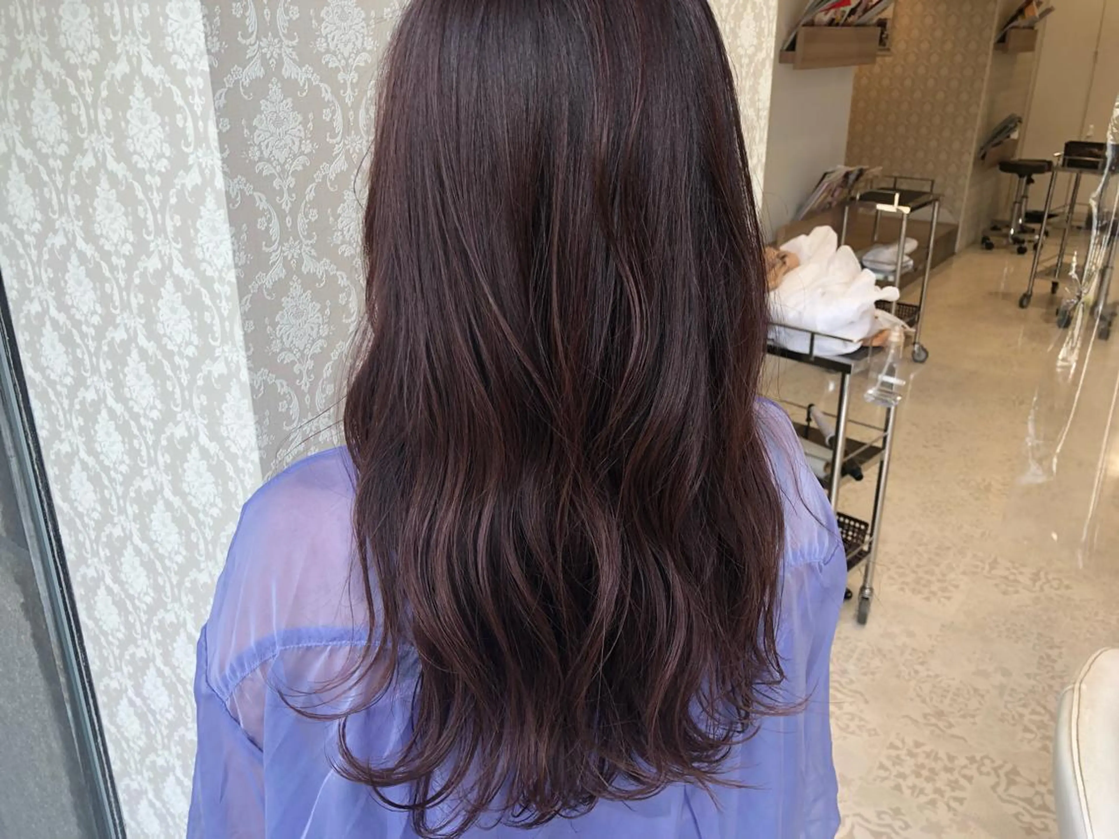 ロング 辻本 夏子のヘアスタイル