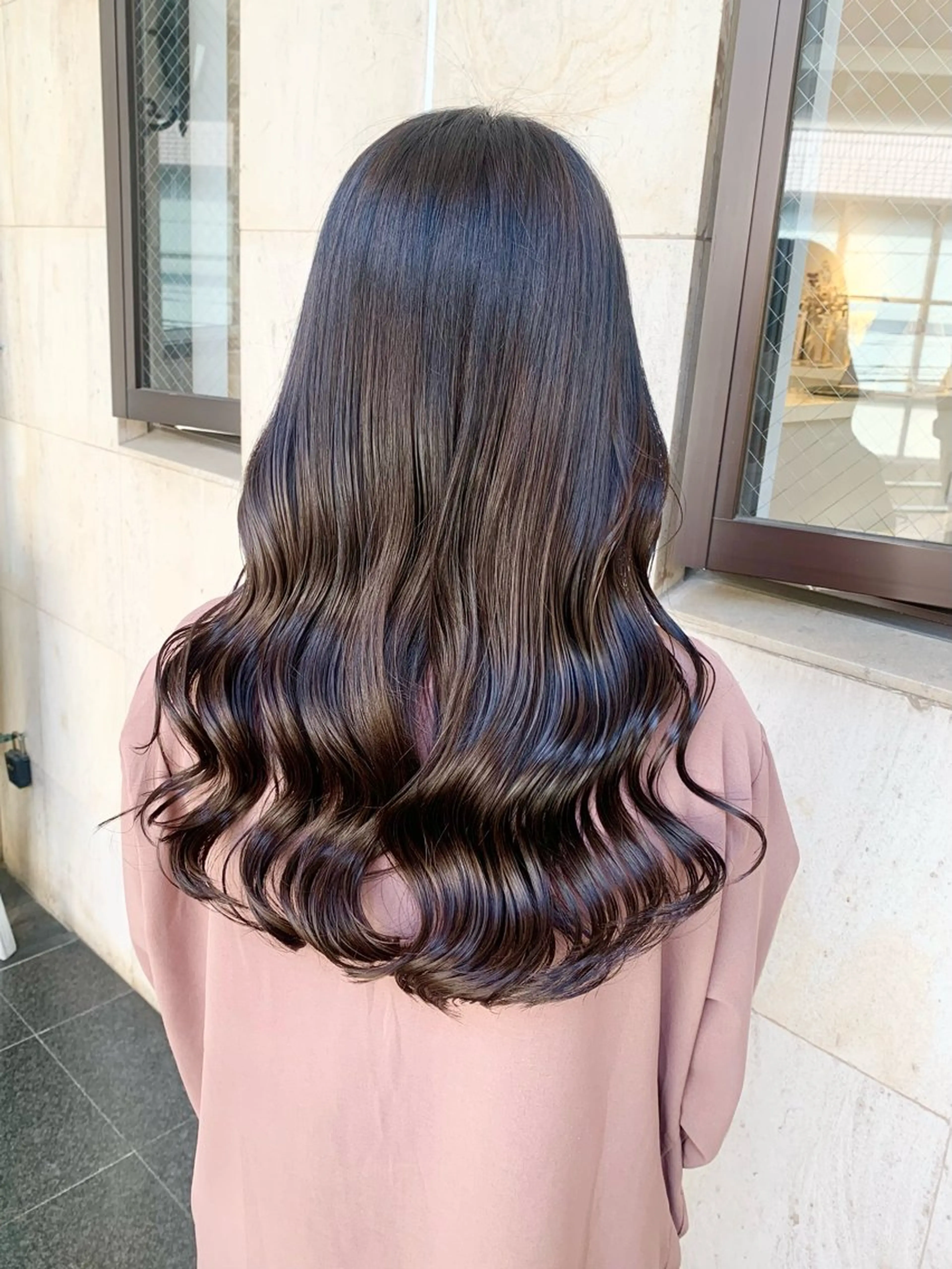 ロング カラー 切りっぱなしボブ ブリーチ ブラウンカラー ショコラブラウン ダブルカラー カット ヘアカラー トリートメント ヘッドスパ ✨艶髪✨透明感✨ 山内大樹のヘアスタイル
