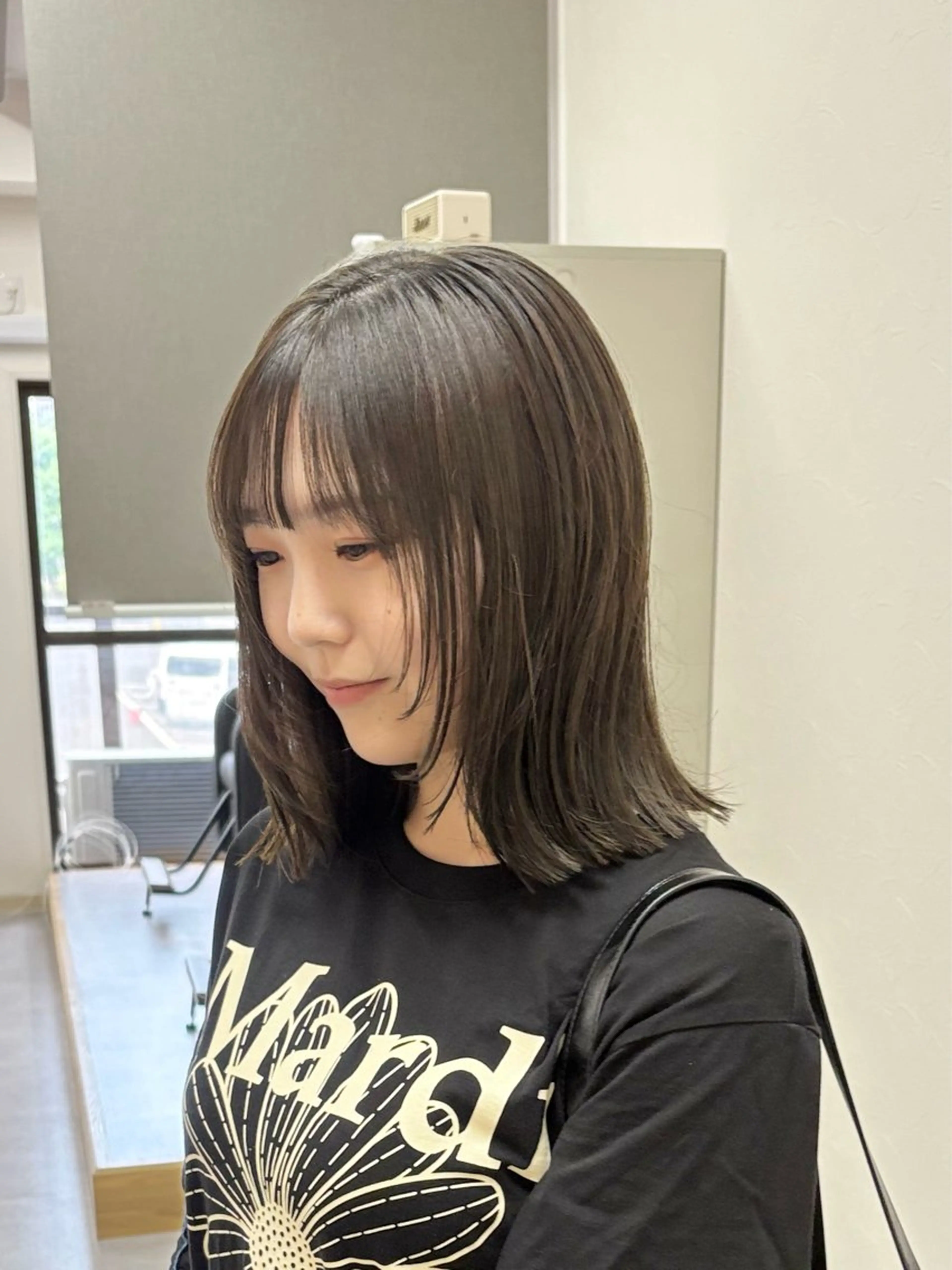 ミディアム カラー ヘアアレンジ グレージュ オリーブグレージュ オリーブグレー ボブ 顔周りカット カット ヘアカラー トリートメント ハル🌸柔色/ ブリーチなし/艶髪のヘアスタイル