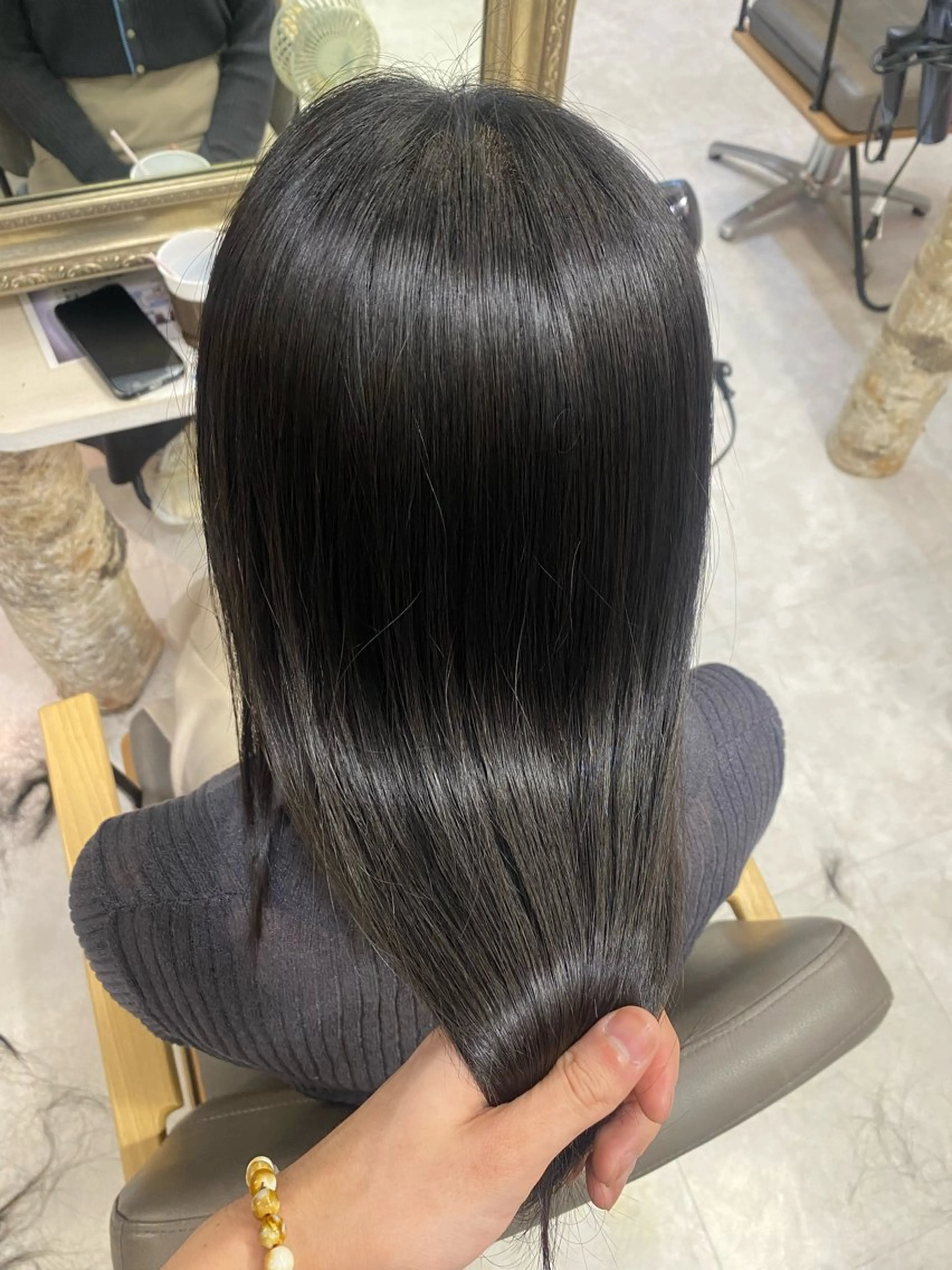 ロング パーマ 伸ばしかけ 縮毛矯正 酸性ストレート ストレートパーマ カット 縮毛矯正 トリートメント 髪質改善特化美容師 酸性ストレート近藤俊のヘアスタイル