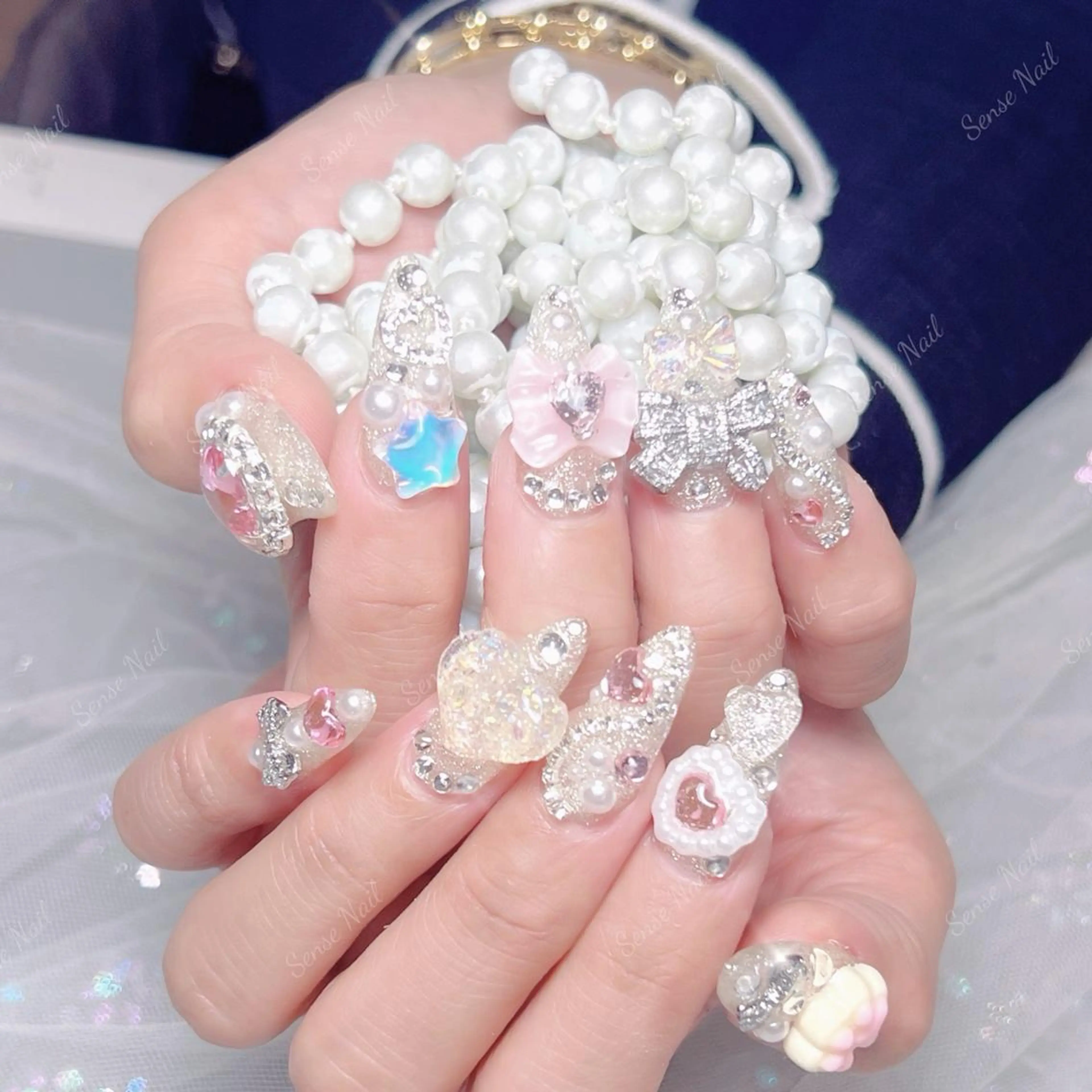 ネイル ハンドネイル ハンドケア Queening 🦋のネイルデザイン