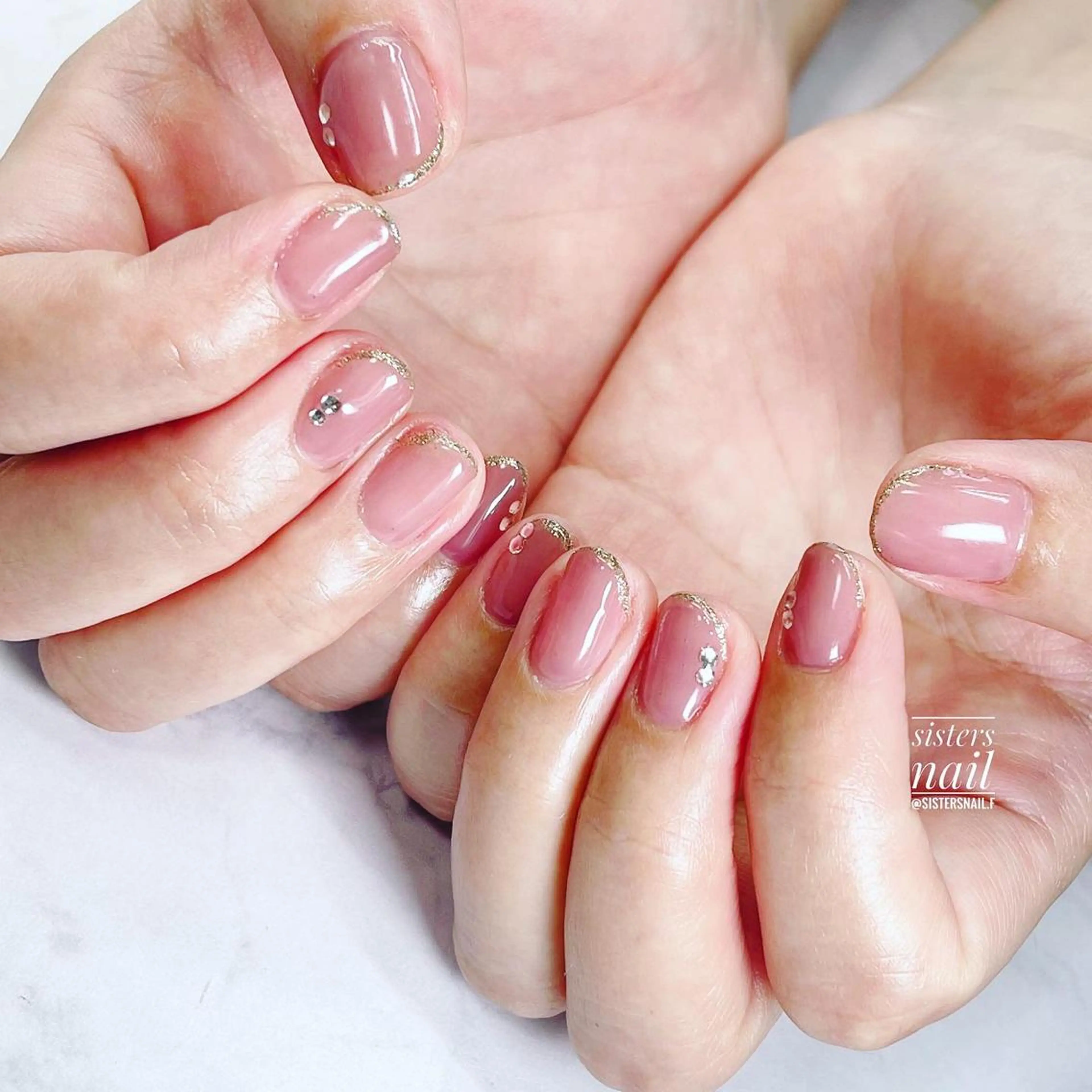 ネイル アートネイル フレンチネイル ラメ(グリッター) ワンカラーネイル 夏ネイル sisters nail.fのネイルデザイン