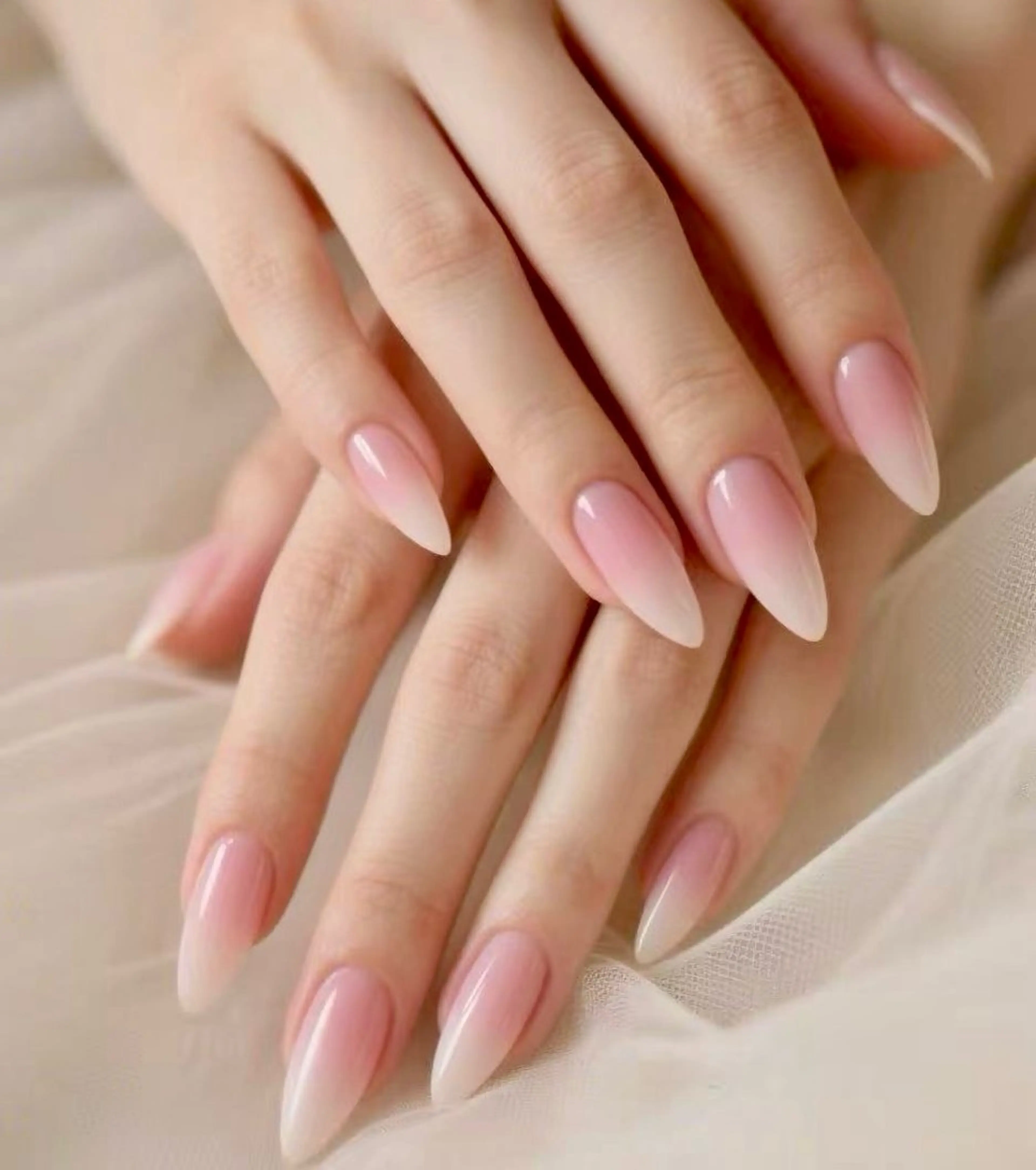 ネイル アートネイル オーロラネイル チークネイル 長さ出し フレンチネイル ハンドネイル ハンドケア Yumi Nail Seiのネイルデザイン
