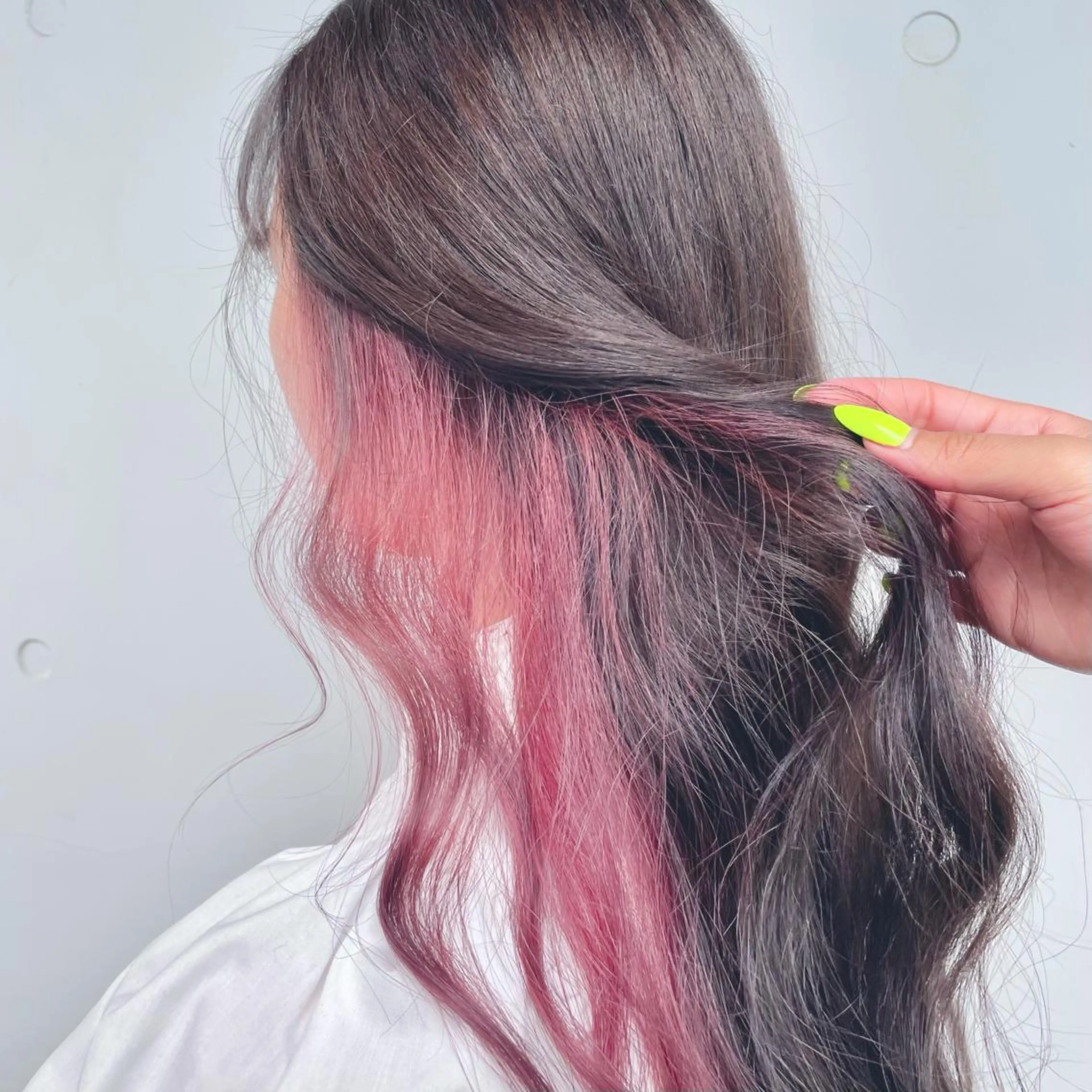 ロング カラー ブリーチ ケアブリーチ ダブルカラー インナーカラー ピンクカラー ヘアカラー トリートメント もにか🌞原宿/渋谷 🌝ブリーチカラーのヘアスタイル