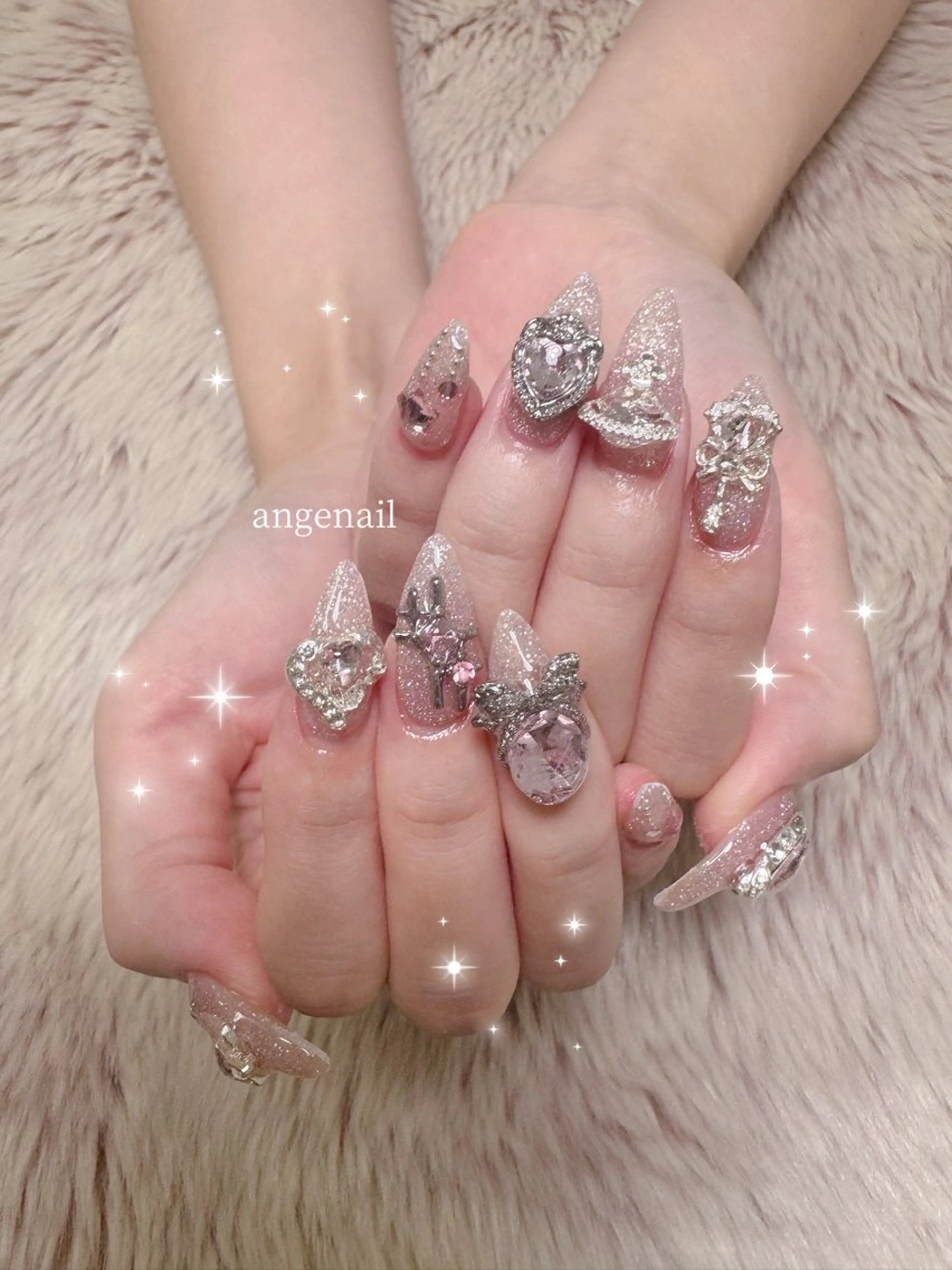 ネイル ハンドネイル オーナーネイリスト MAKIのネイルデザイン