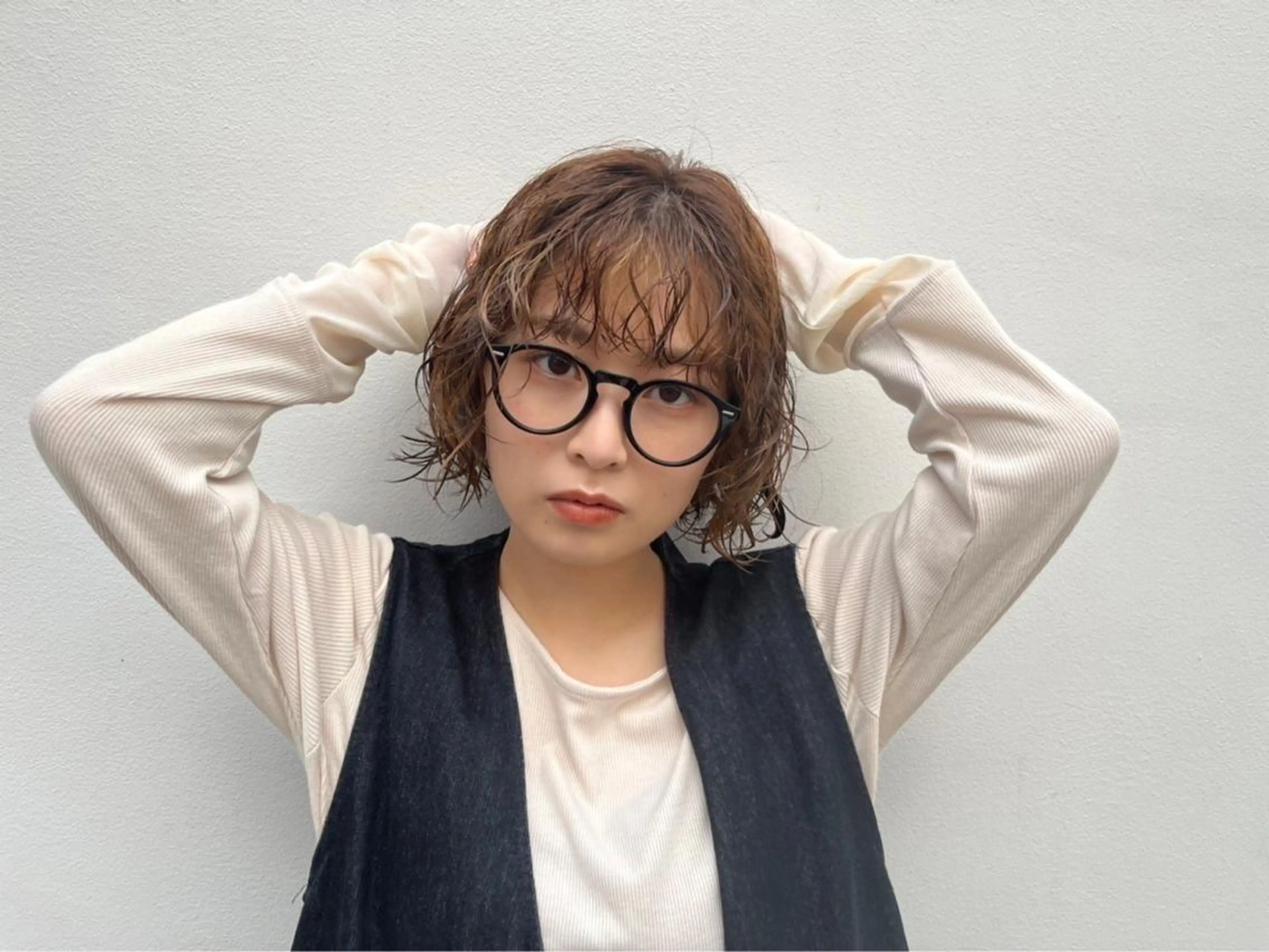 ミディアム 西崎 満里奈のヘアスタイル