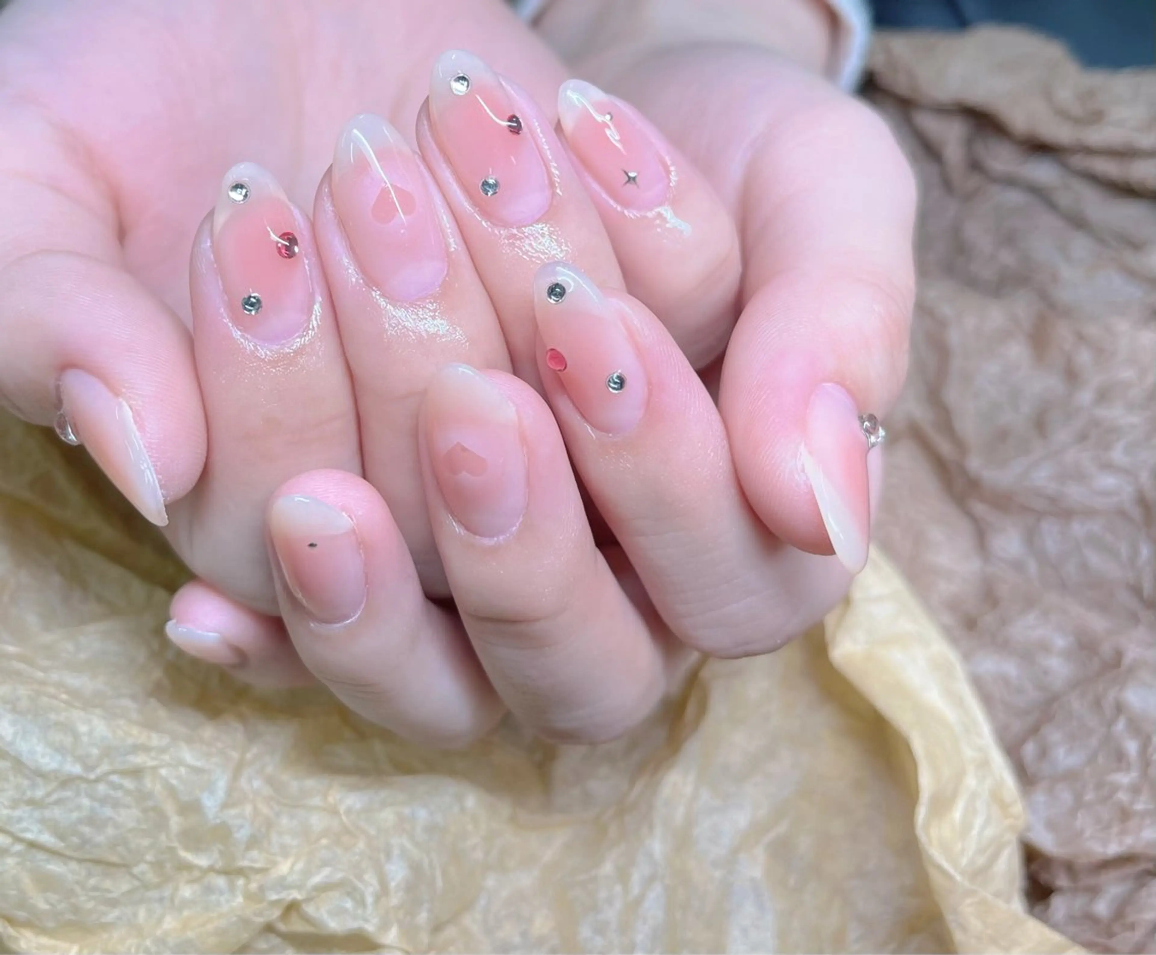 ネイル チークネイル ワンホンネイル ハンドネイル ToliyDeliy Nail Salonのネイルデザイン