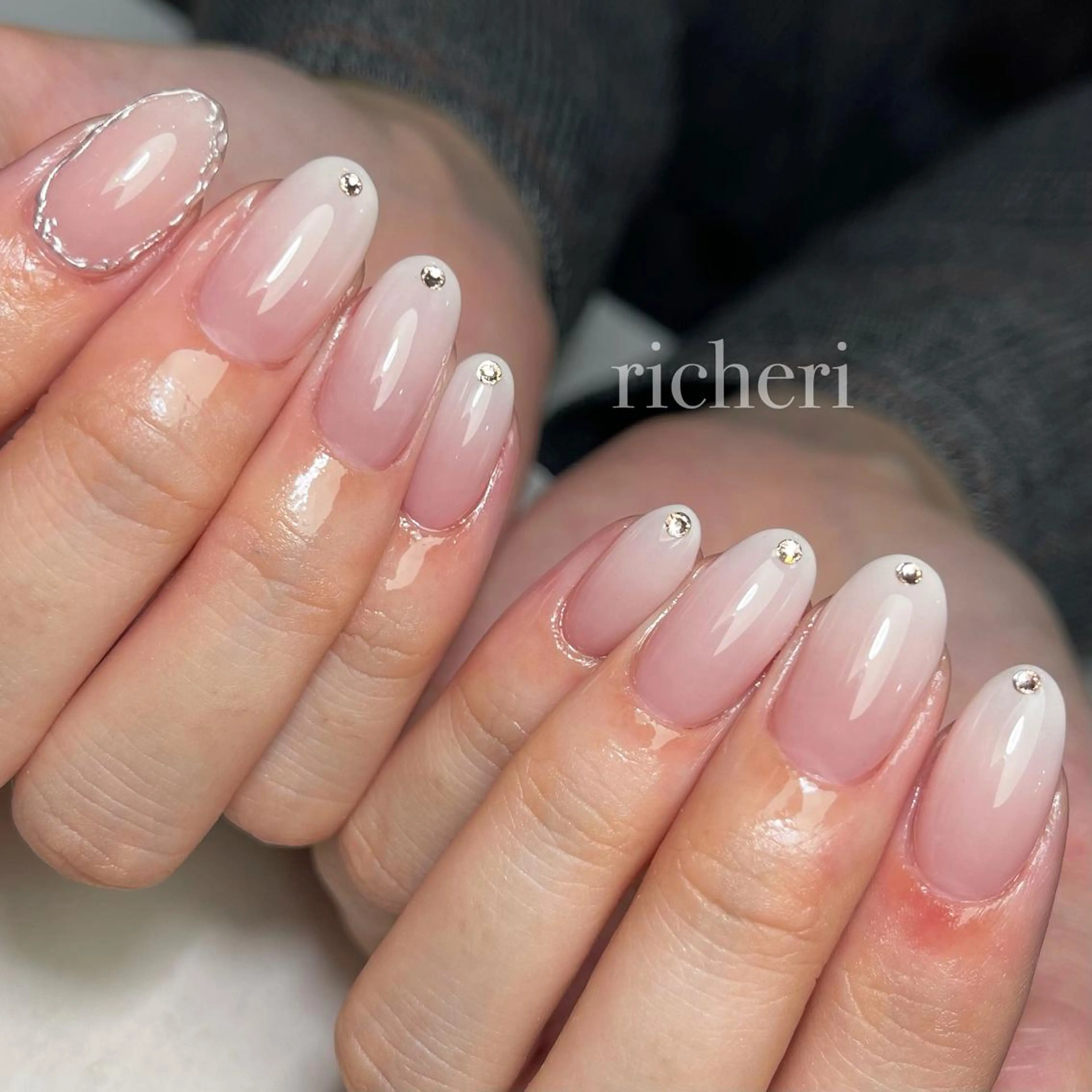 ミディアム ネイル ハンドネイル richeri beautyのエステ・リラクイメージ