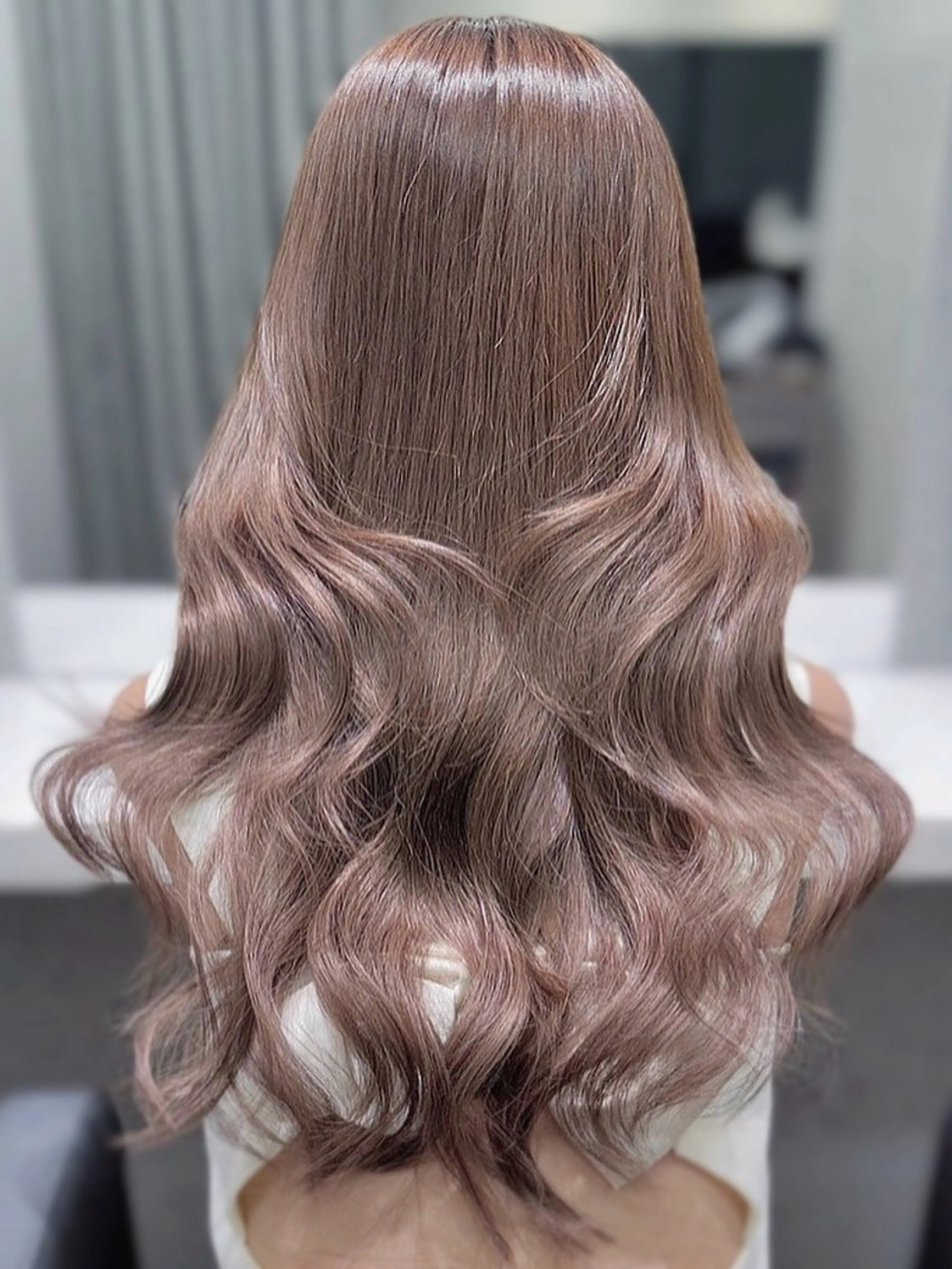 ロング カラー シールエクステ ベージュカラー ブリーチ ダブルカラー ハイトーンカラー ヘアカラー エクステ ヘアサロンelyts 表参道店のヘアスタイル