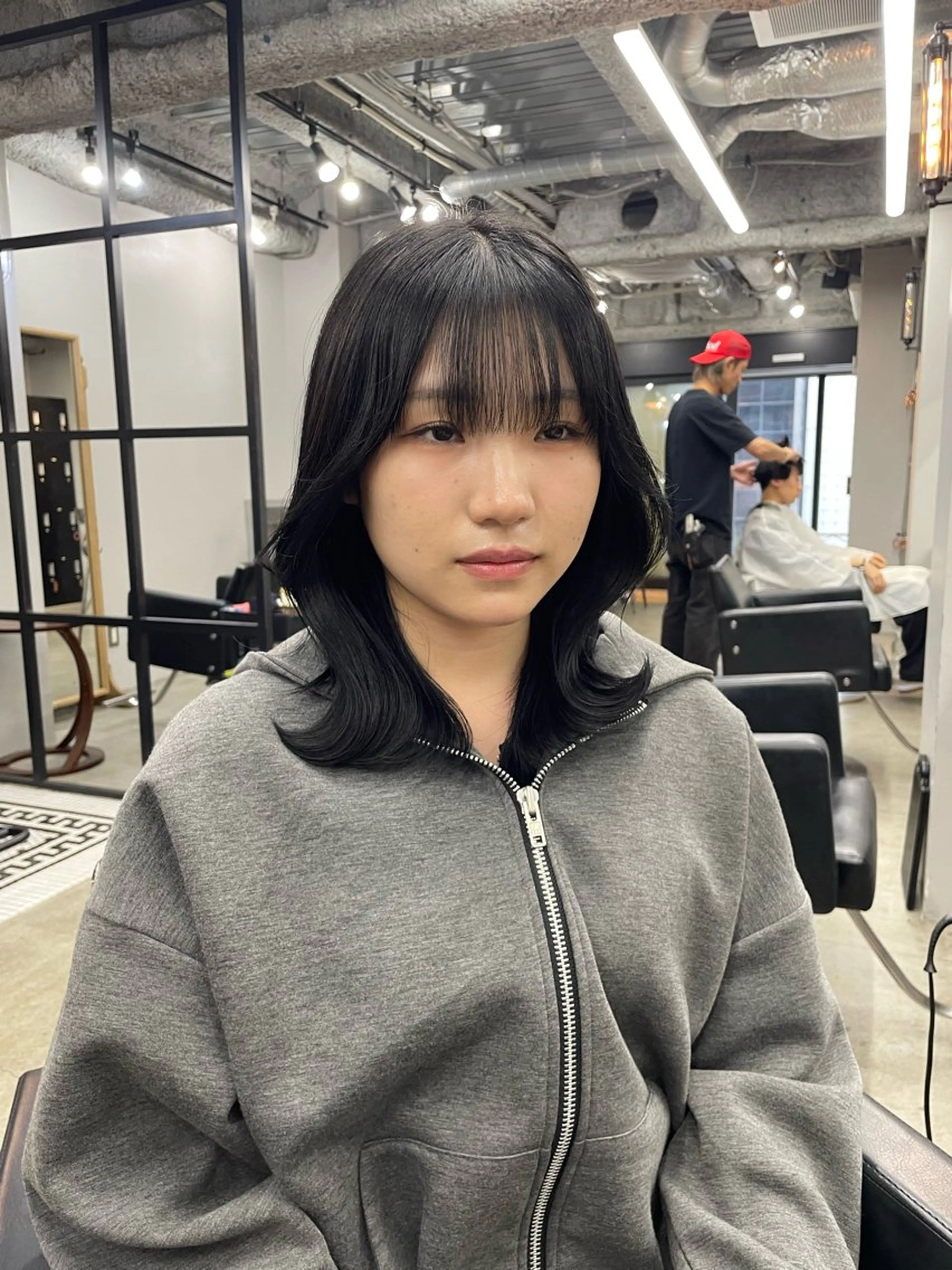 セミロング カラー ヘアカラー 新宿/韓国ヘア/ 髪質改善ストレートのヘアスタイル