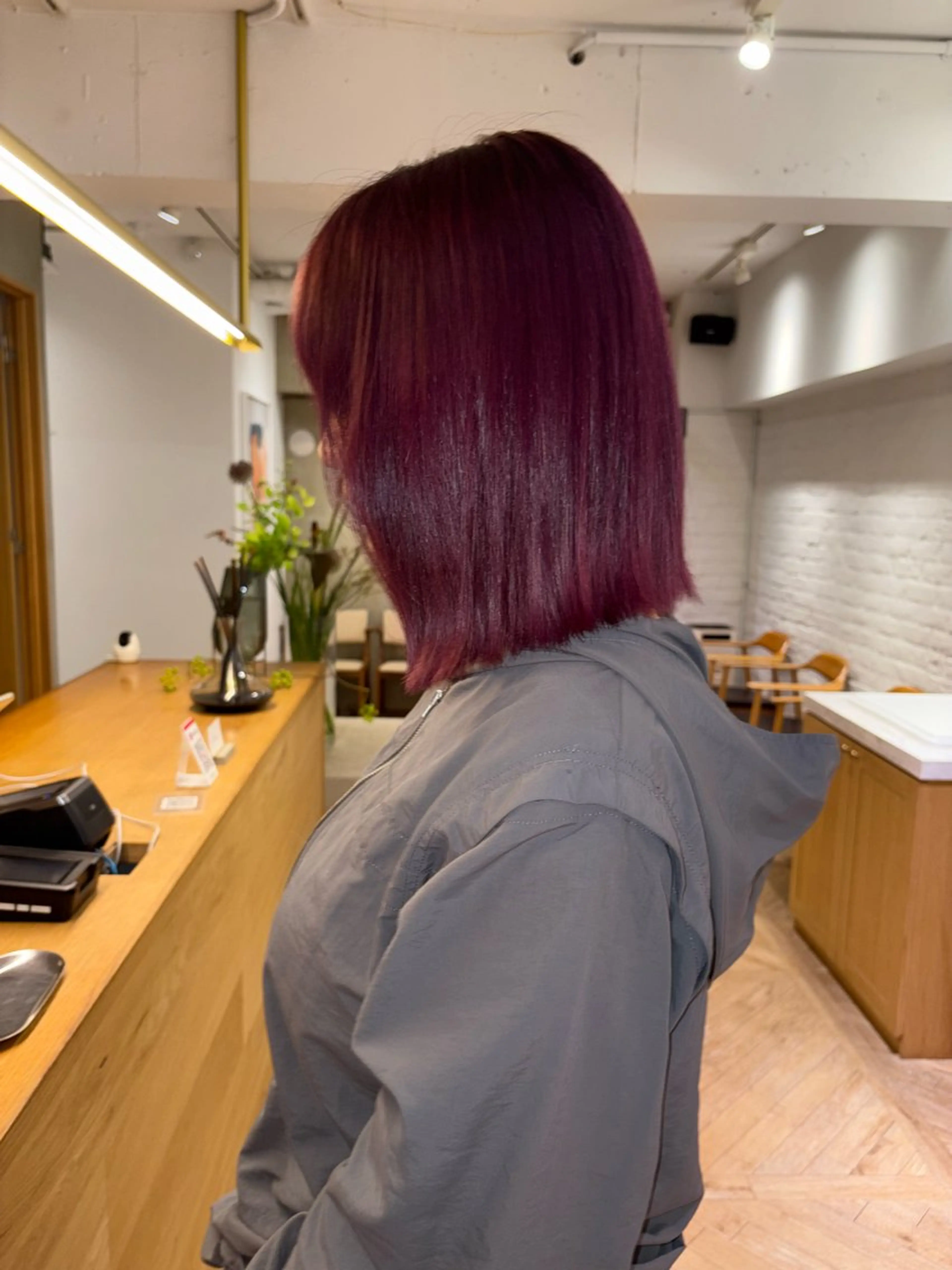 ミディアム カラー ピンクカラー ピンクパープル パープルカラー ヘアカラー レイヤーカット🐩 透明感カラー モカのヘアスタイル