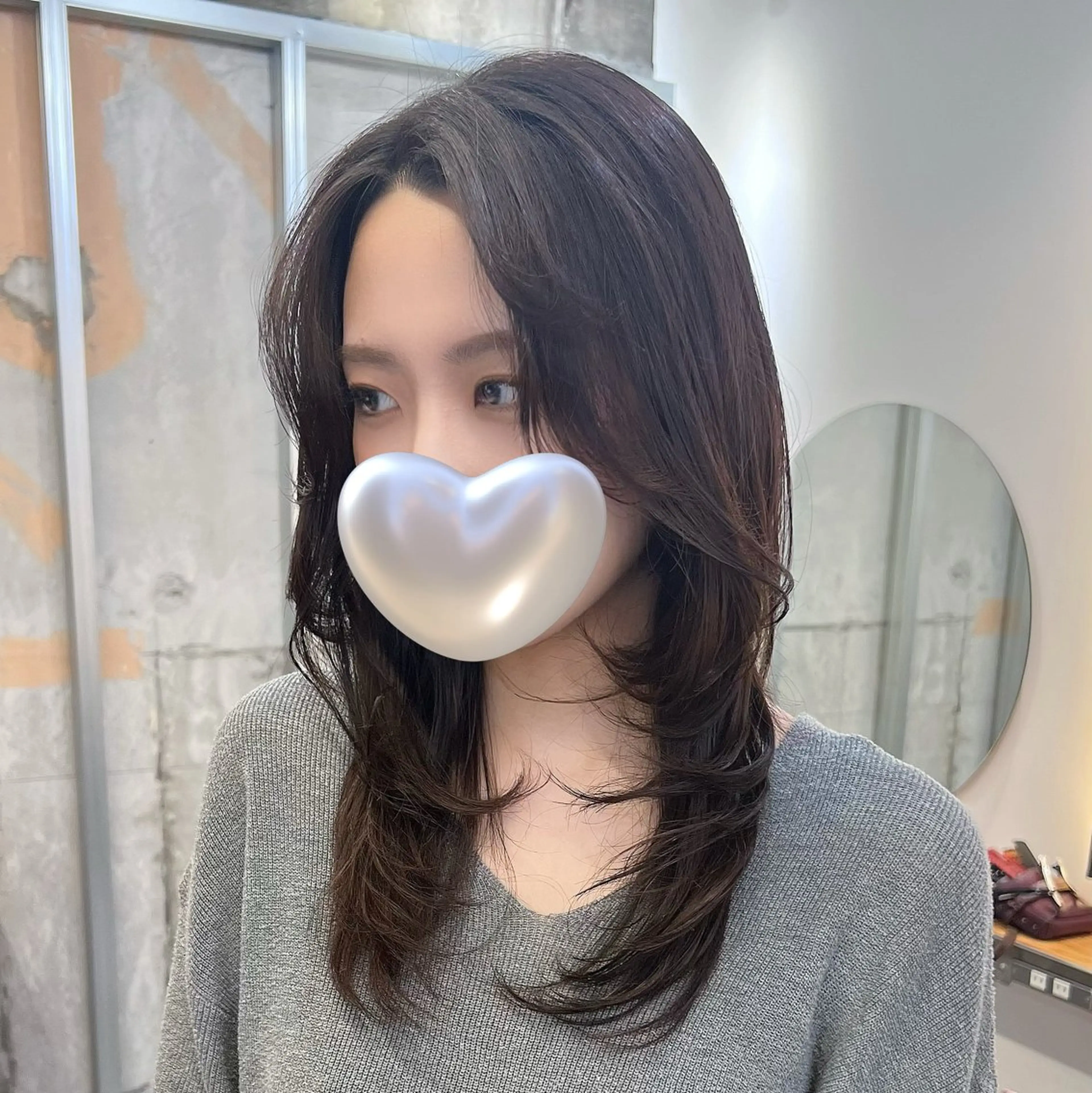 ロング カラー パーマ ベージュカラー 黒髪 ブルーカラー ブルーブラック ブラウンカラー カット ヘアカラー 縮毛矯正 トリートメント akira｜ 透明感ベージュ｜梅田のヘアスタイル