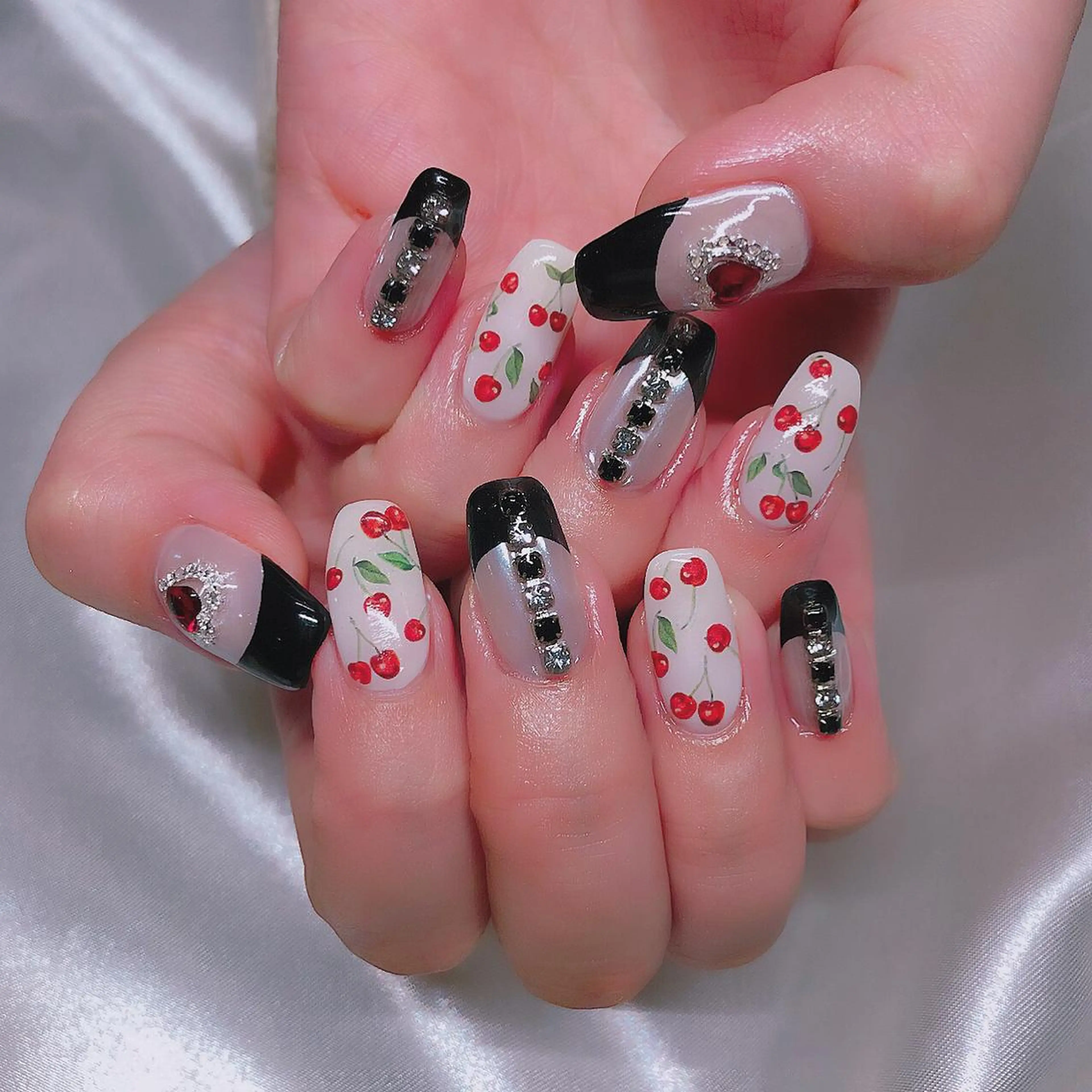 ネイル 持ち込み ハンドネイル フットネイル mi chiのネイルデザイン