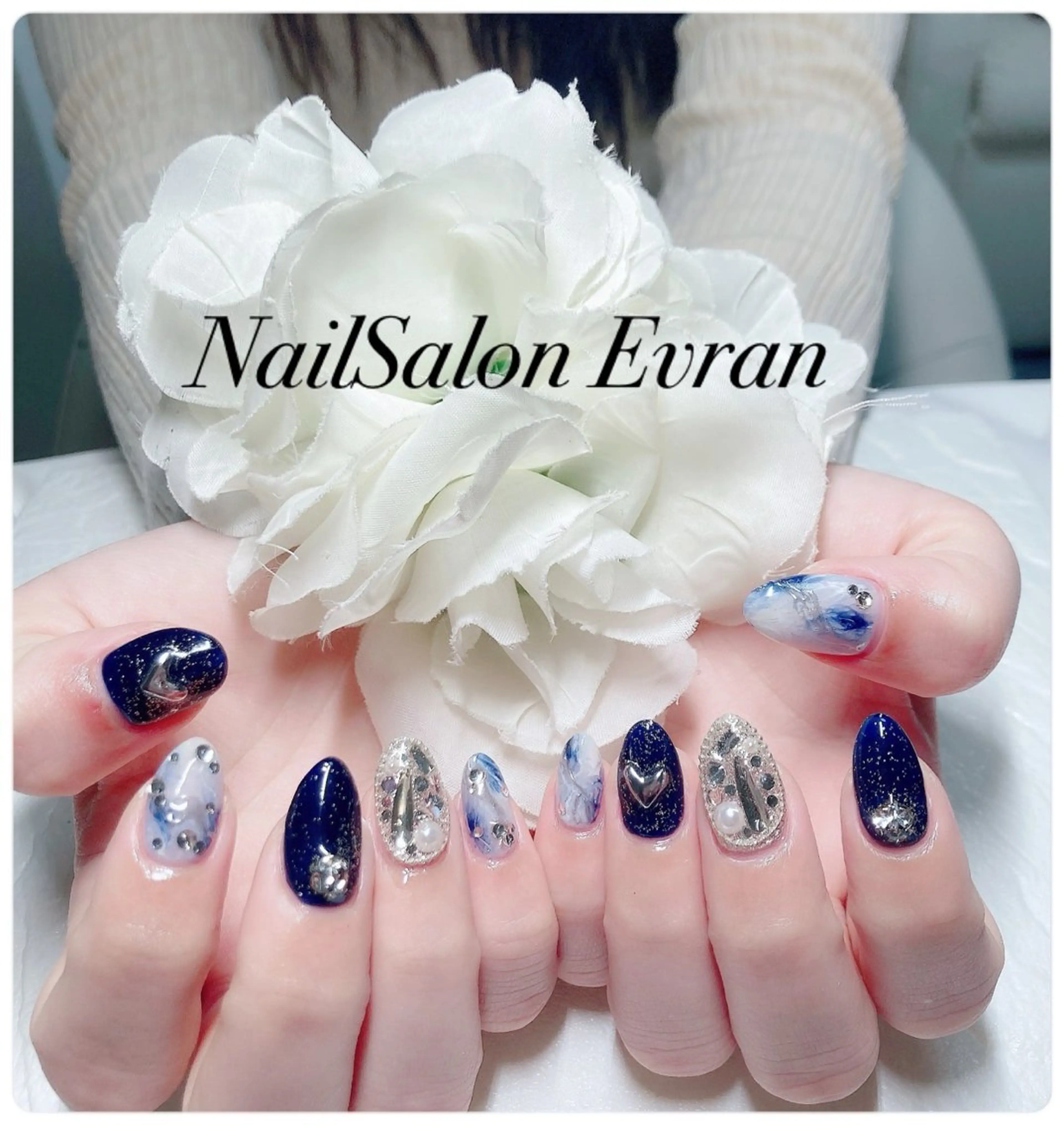 ネイル アートネイル フレンチネイル マグネットネイル 持ち込み ニュアンスネイル ハンドネイル Nail salon Evranのネイルデザイン