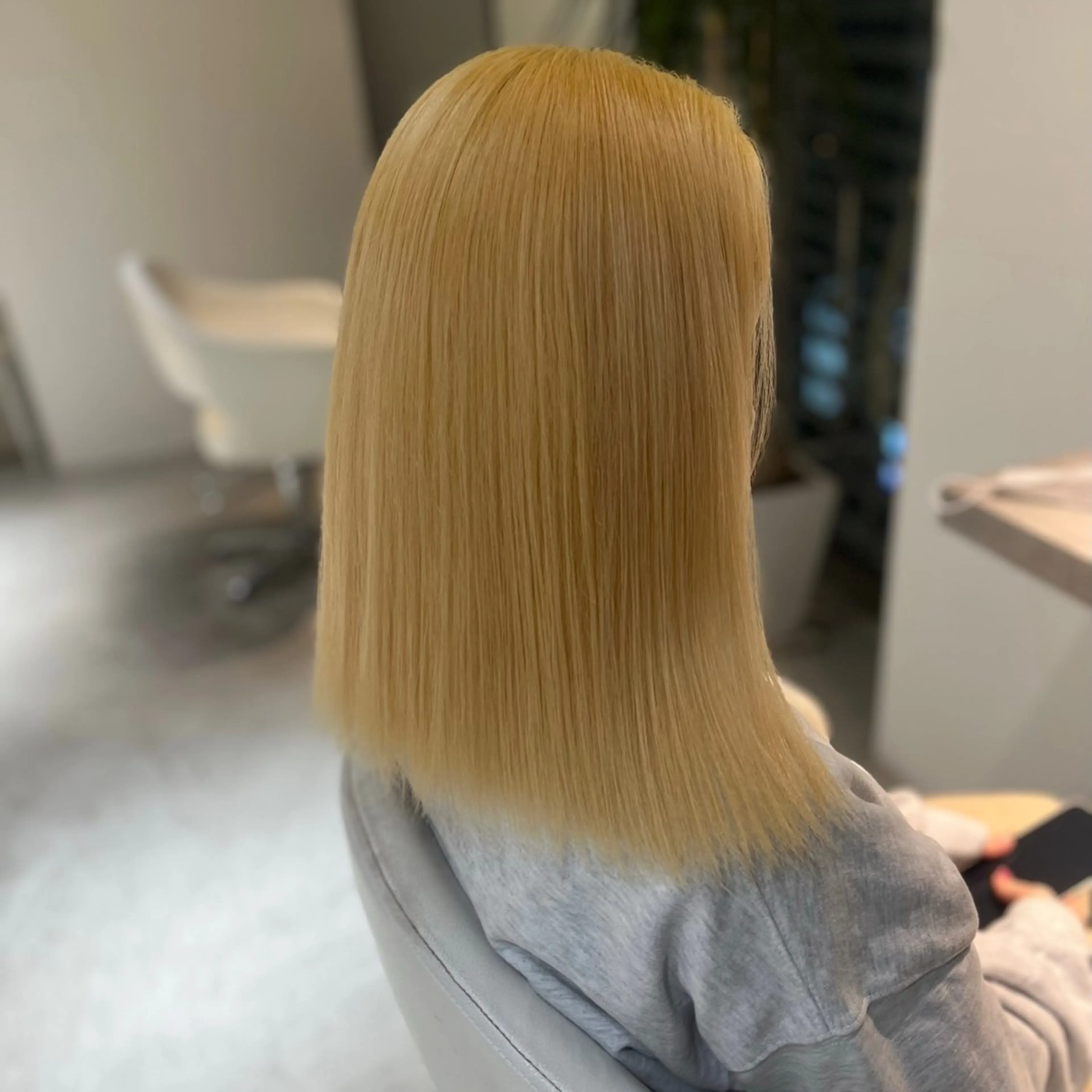 セミロング カラー ブリーチ 抜きっぱなしブロンド ヘアカラー トリートメント ヘアセット 絶対カワイイ保証💕 カワノチヒロのヘアスタイル