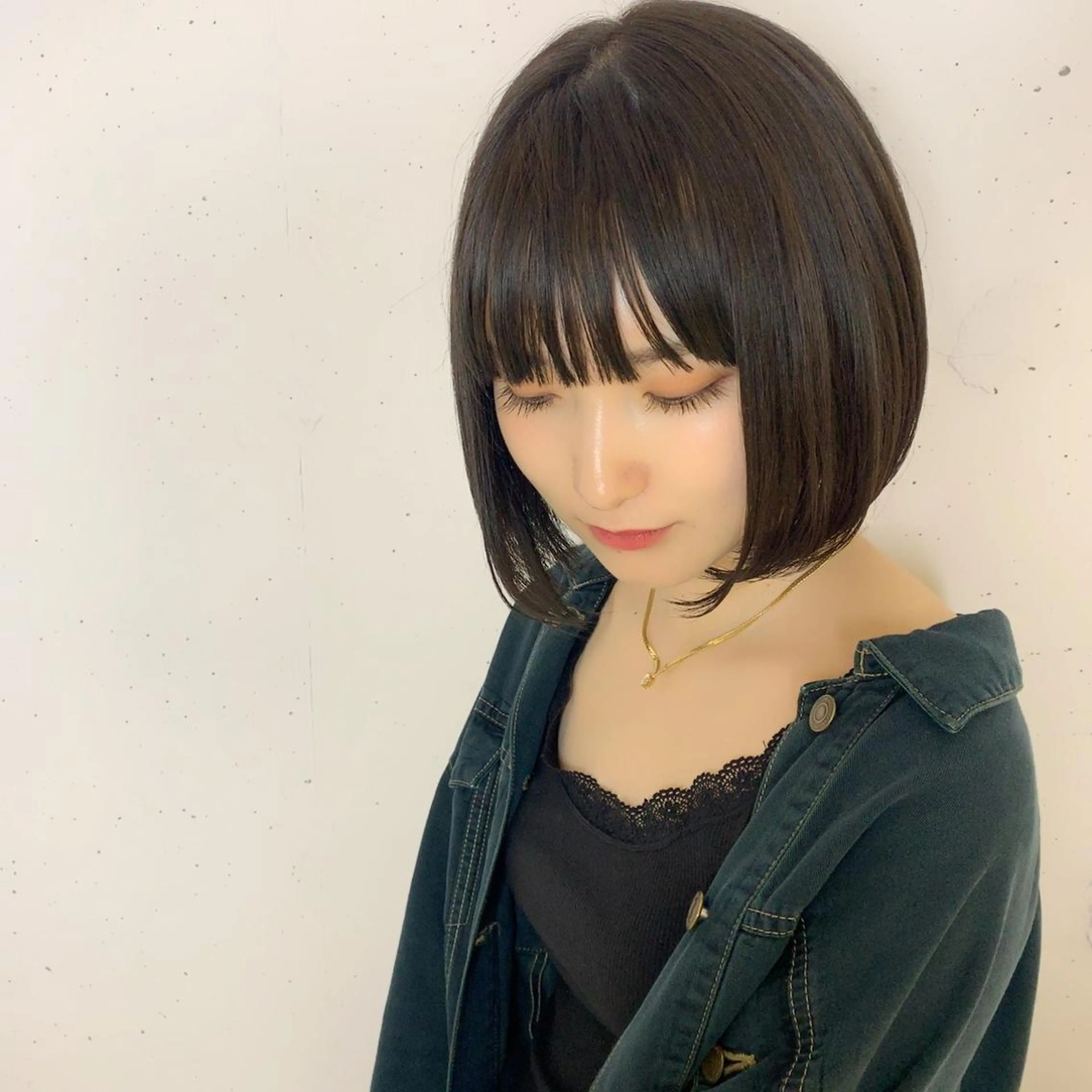 ショート カラー アッシュ ボブ raika .のヘアスタイル