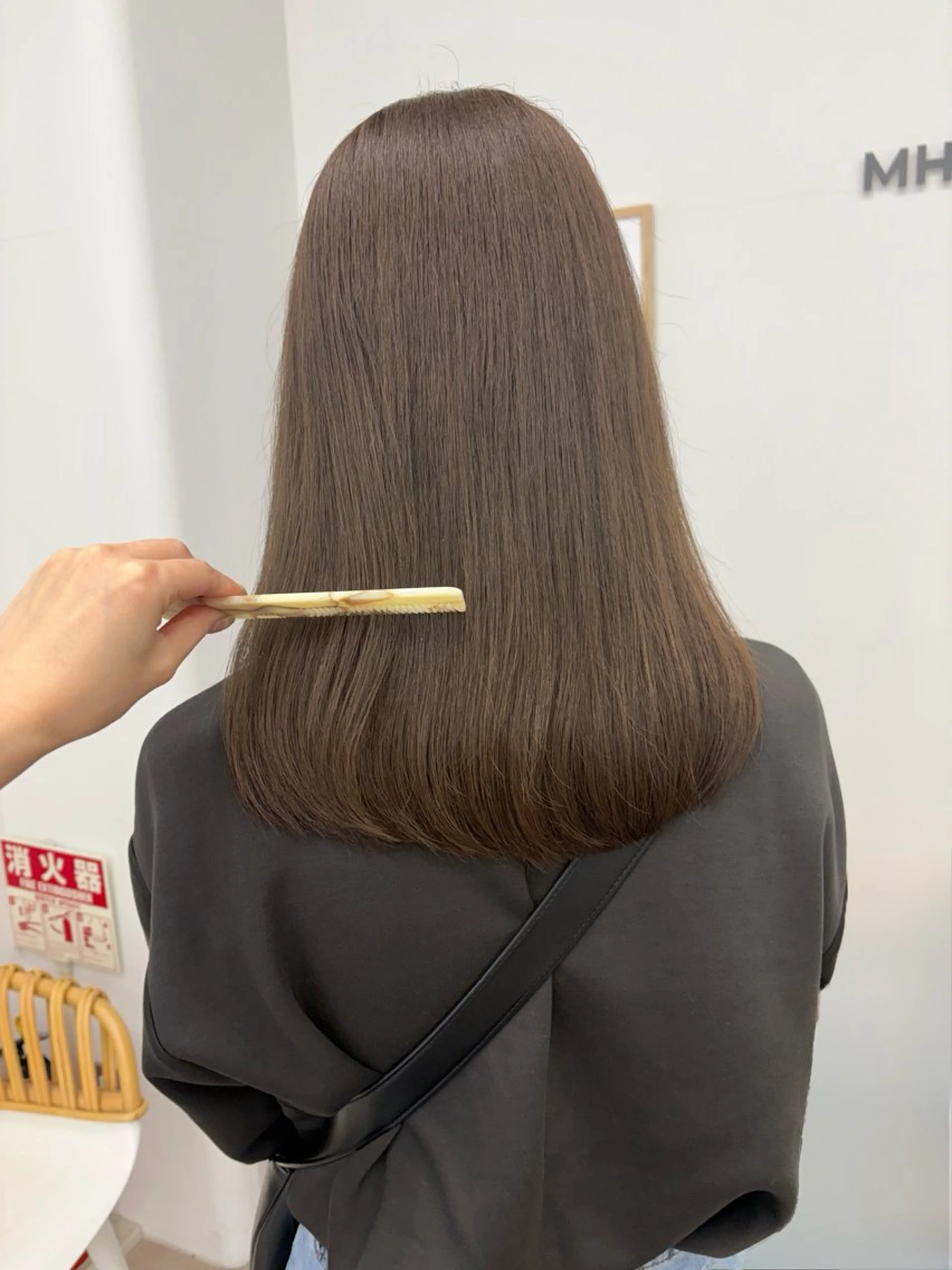 ミディアム カラー グレージュ カット ヘアカラー トリートメント 透明感カラー🫧 nanohaのヘアスタイル