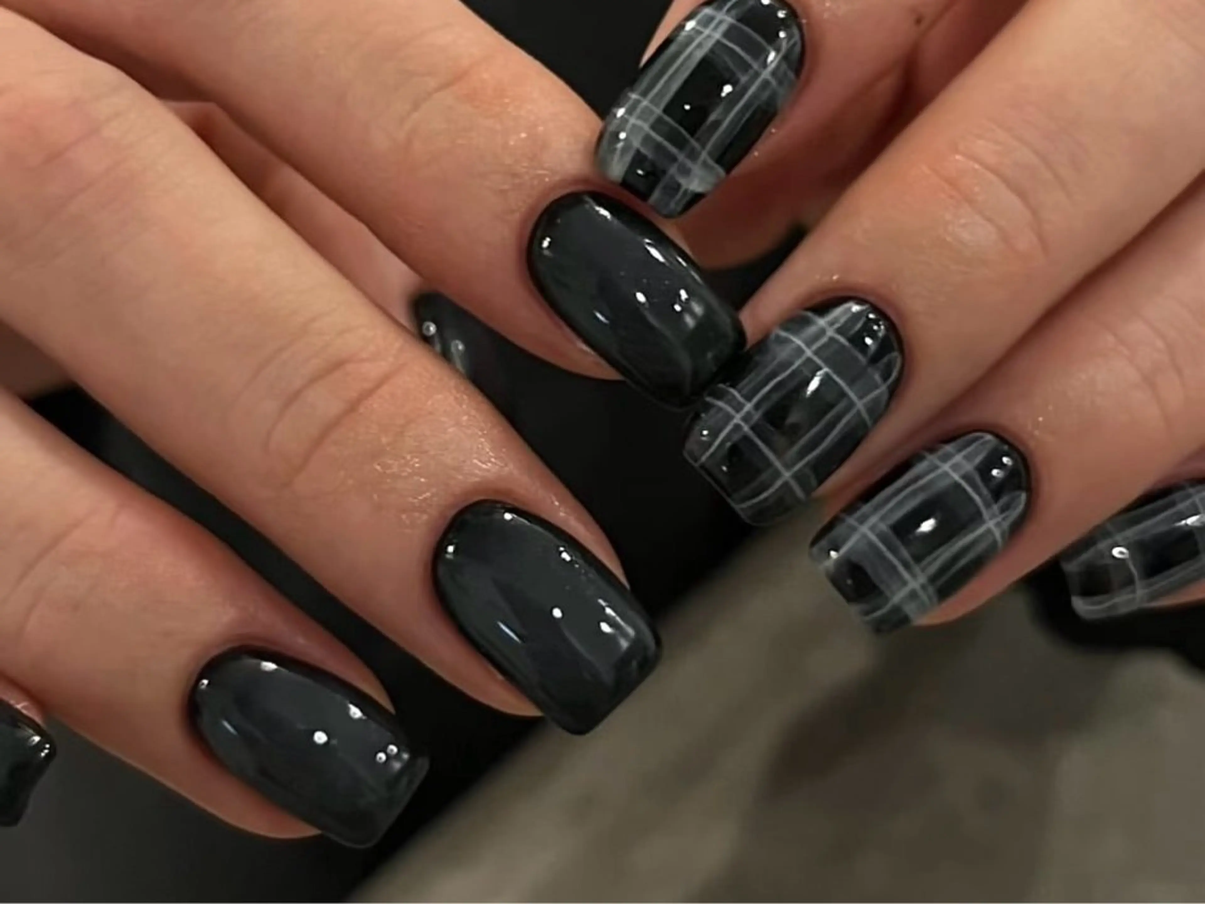 ネイル オーロラネイル 長さ出し フレンチネイル ジェルネイル ガラスフレンチ ハンドネイル Rela・S NAILのネイルデザイン