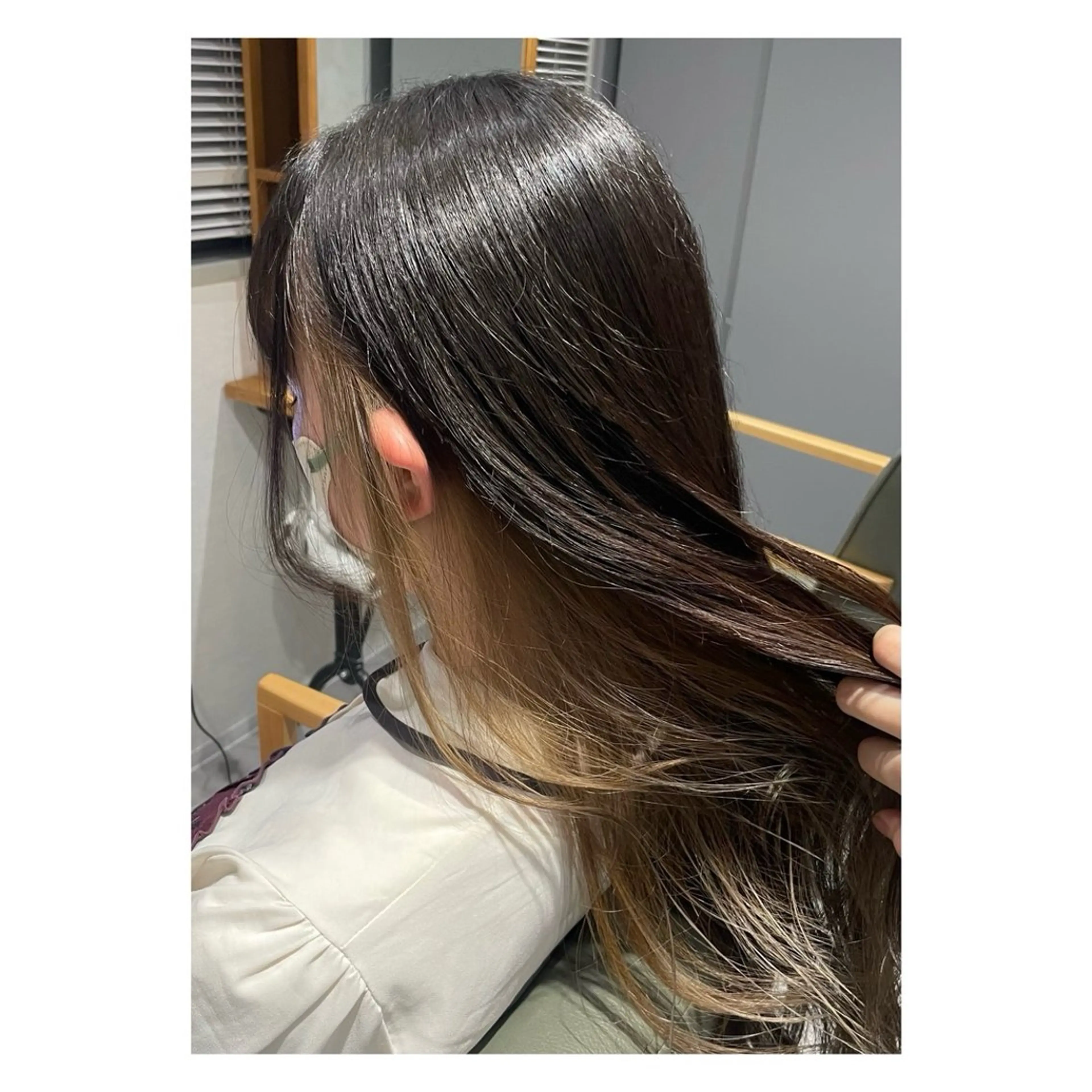 ロング カラー ベージュカラー インナーカラー 石橋 咲のヘアスタイル