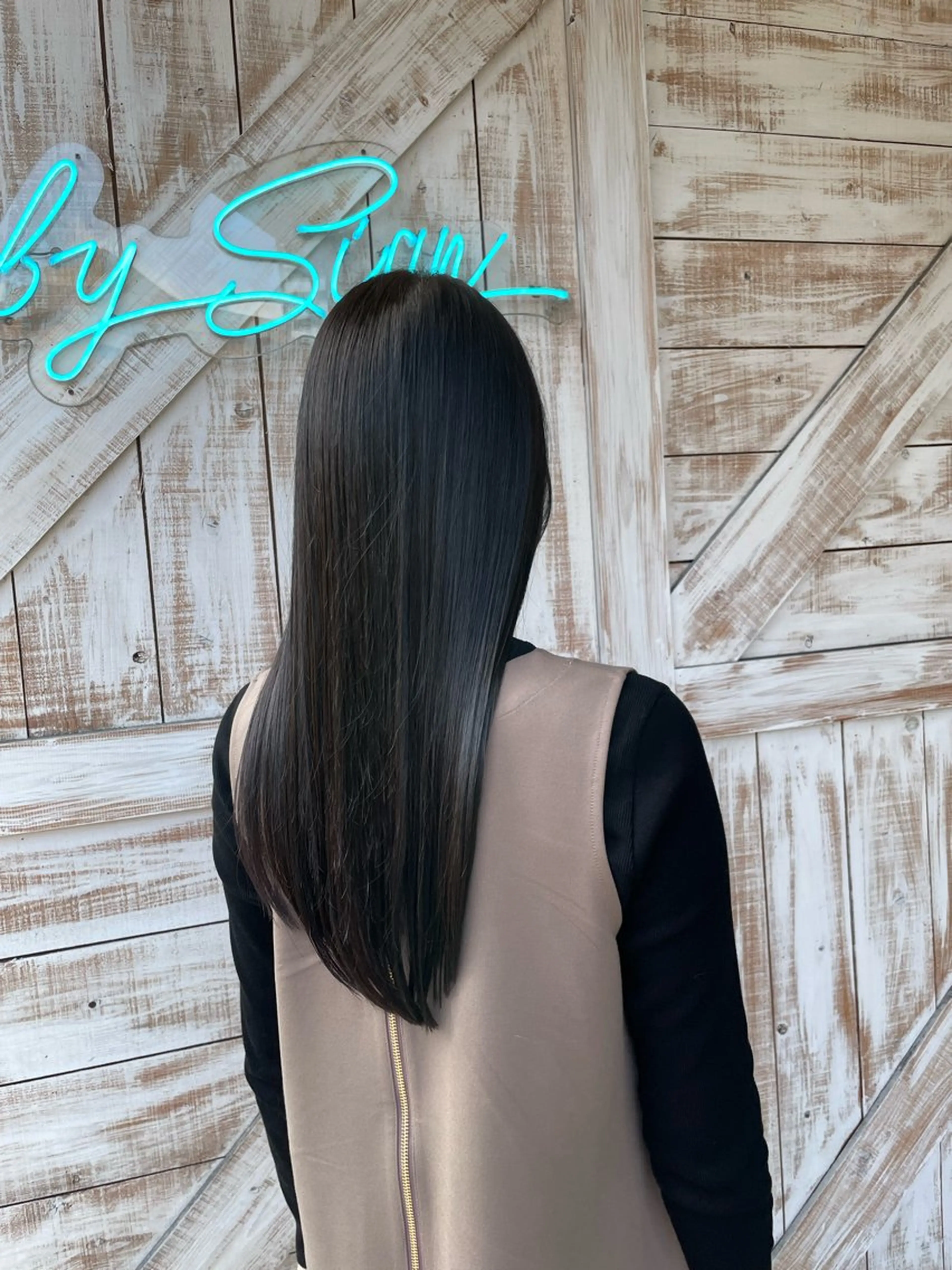 ロング カラー アッシュ トリートメント 廣元 早紀のヘアスタイル