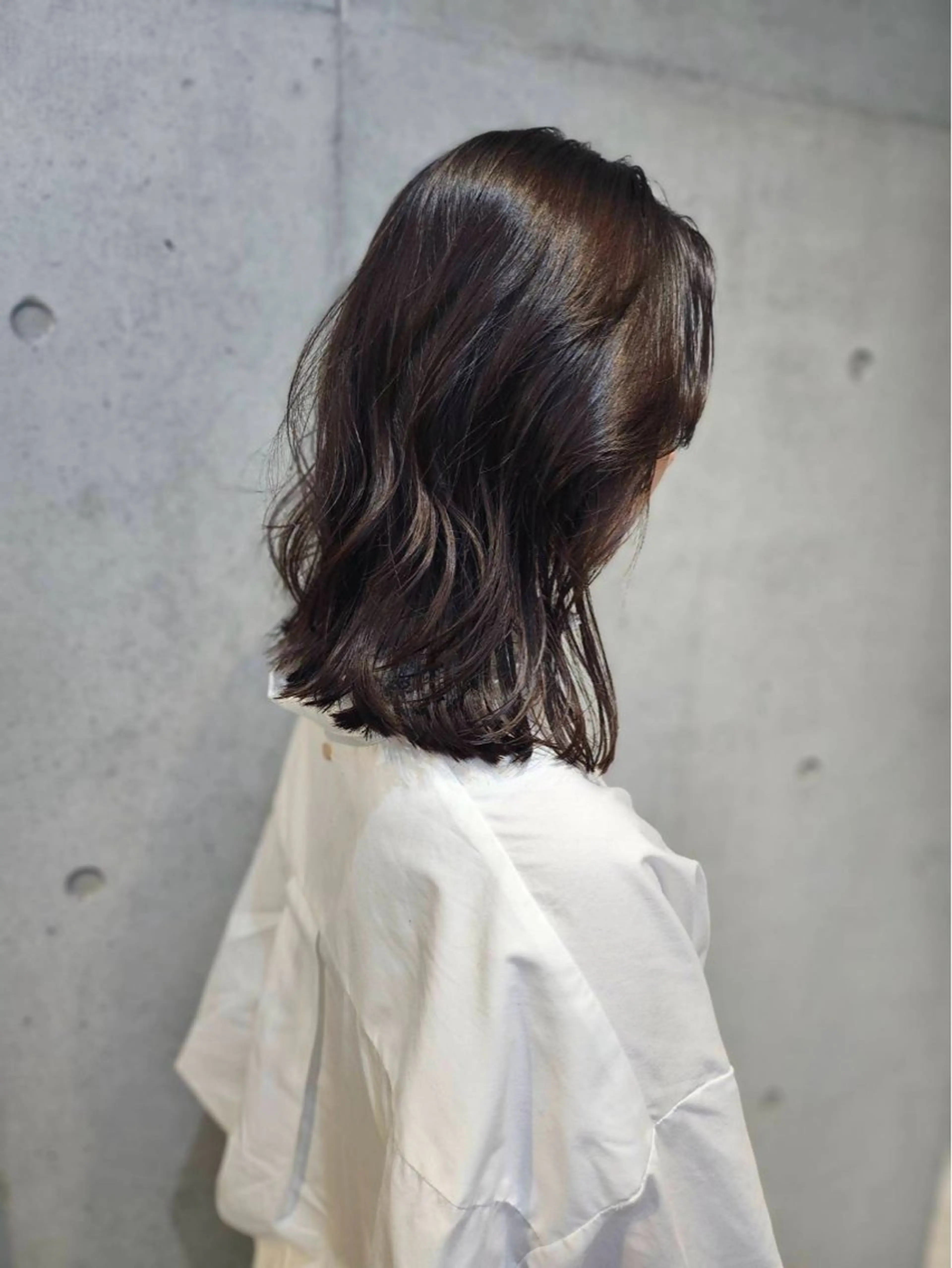 セミロング カラー カット ヘアカラー トリートメント 【銀座】艶髪/上品な カラー特化/涼/駅近のヘアスタイル