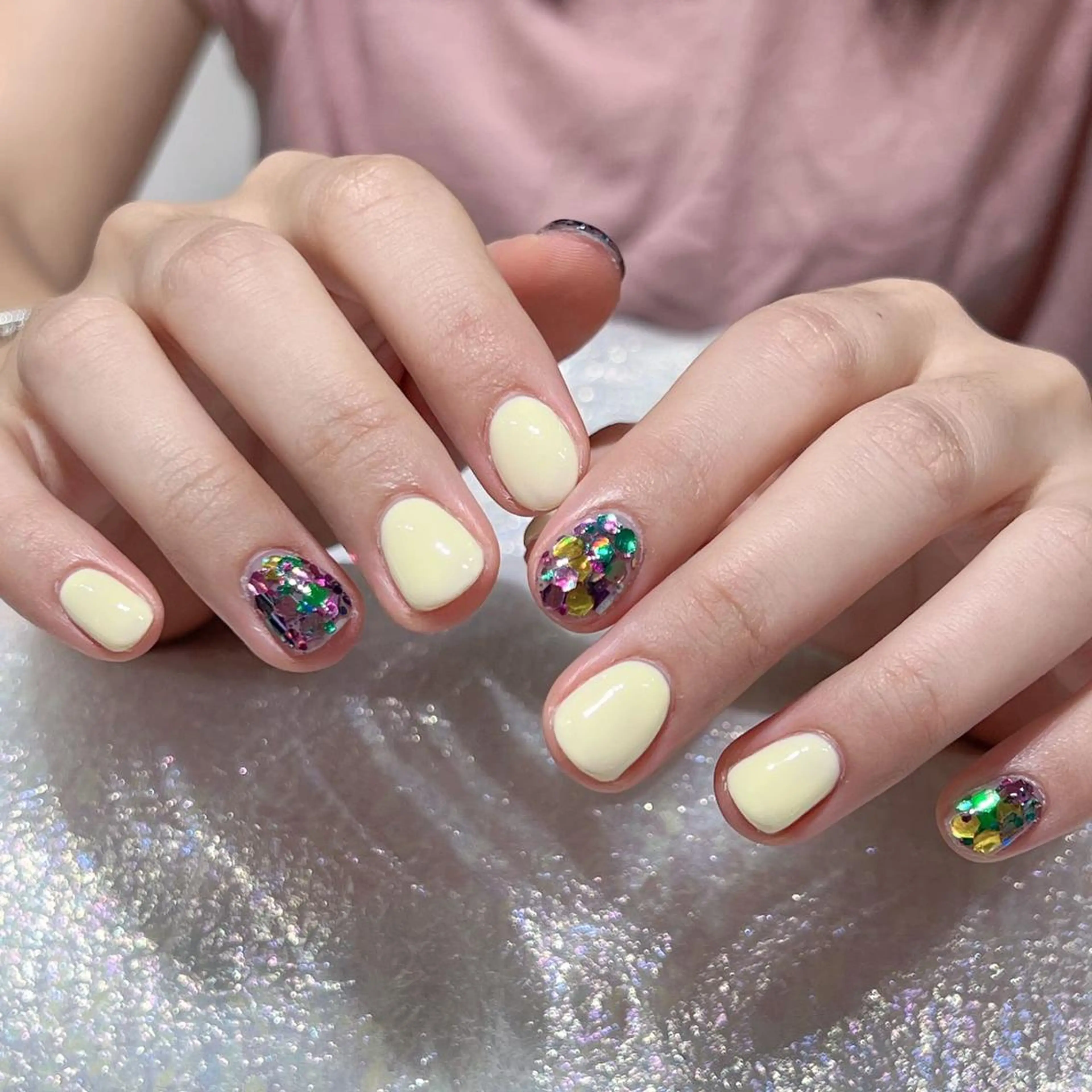 ネイル ホログラムネイル Queens マオのネイルデザイン