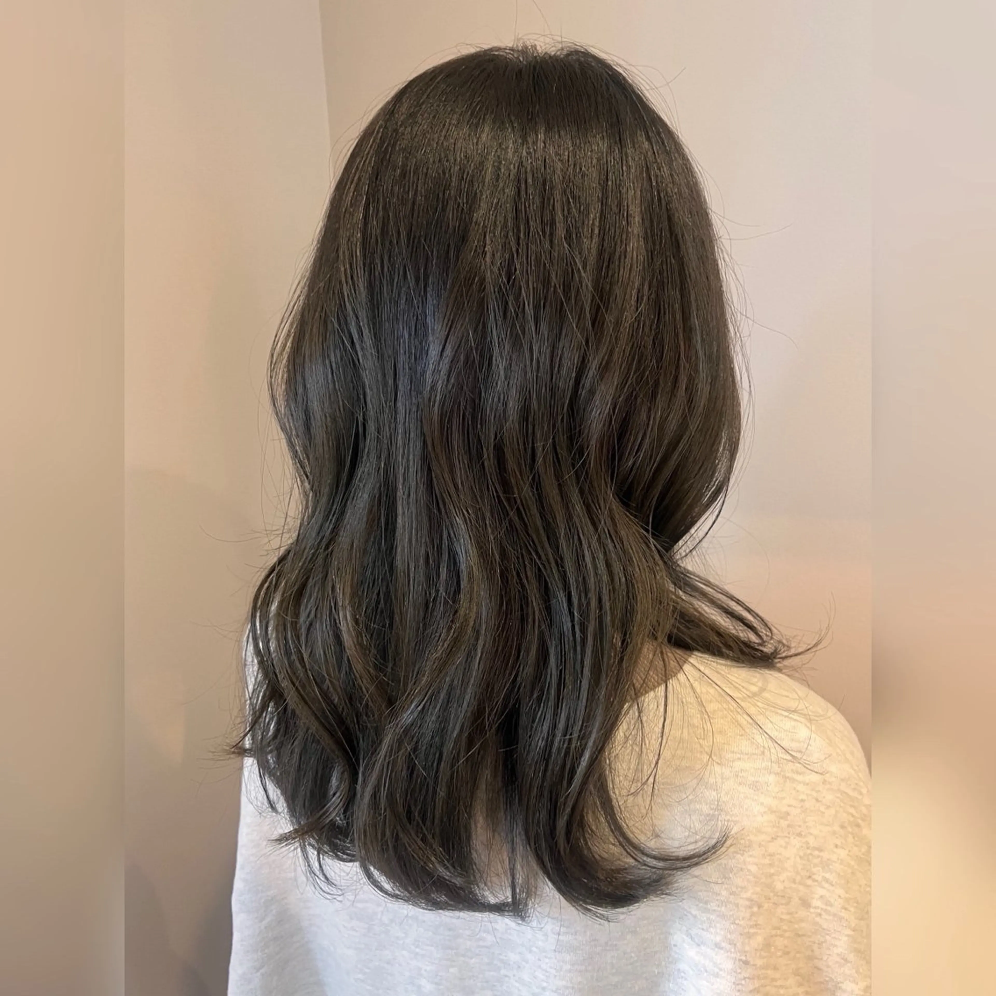 セミロング カラー 【女性限定】 👑hanaのヘアスタイル