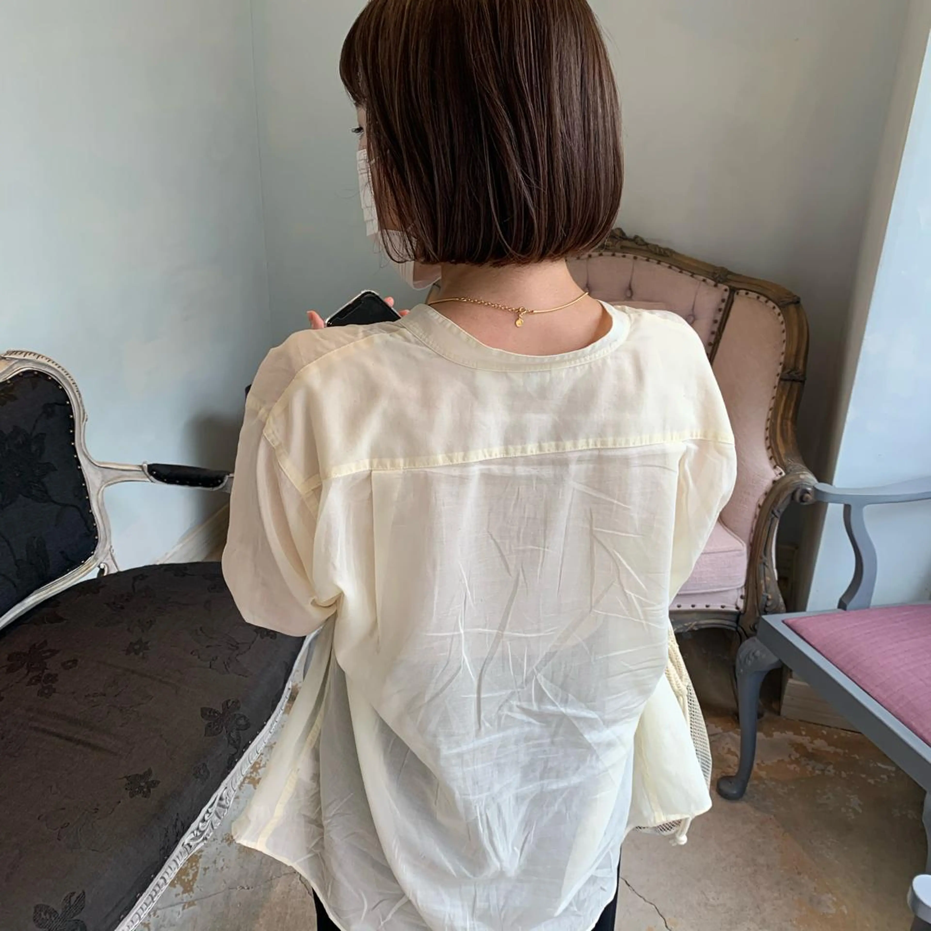 ショート カラー SAKINO． ベージュカラーのヘアスタイル