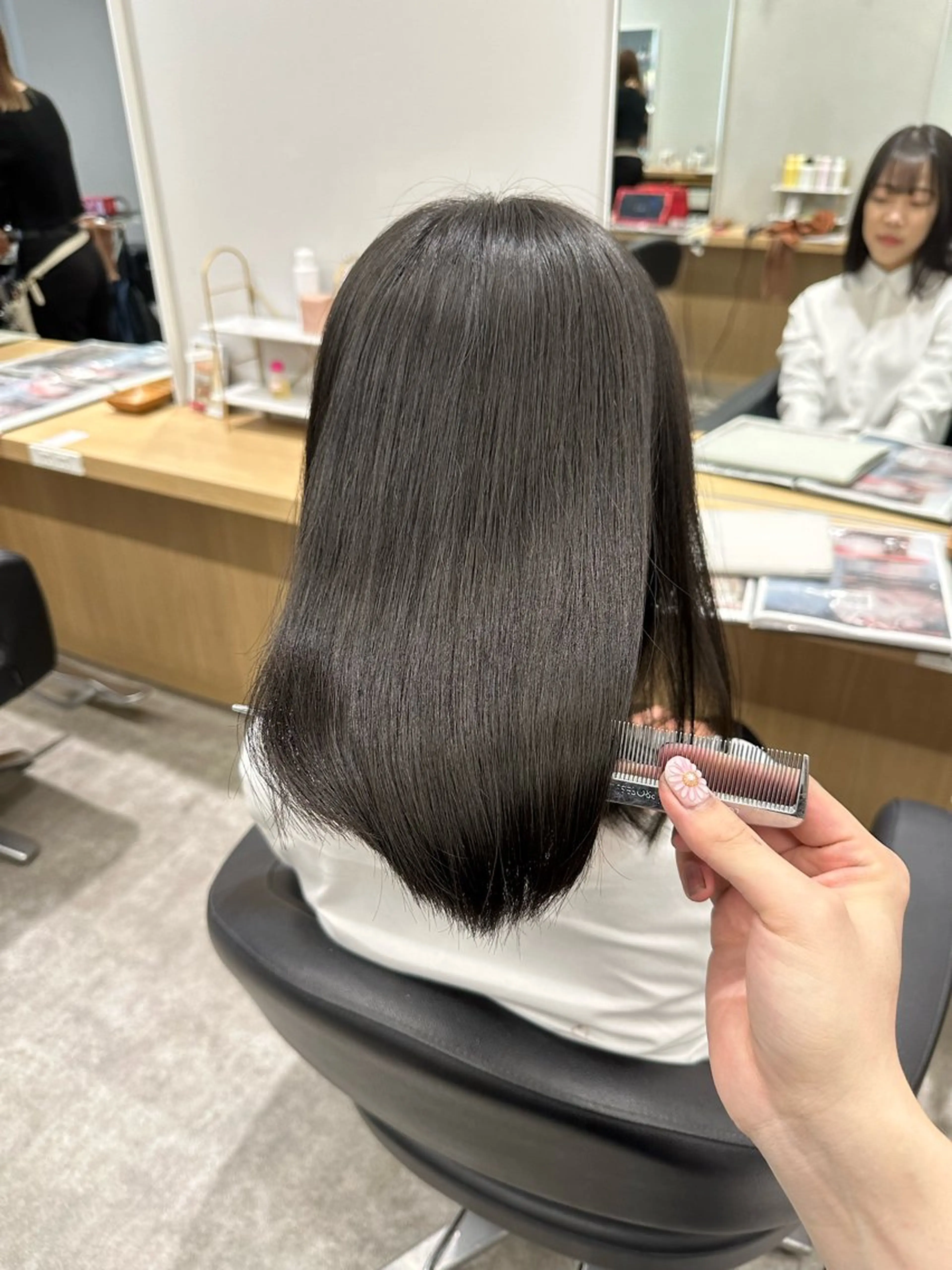 ミディアム カット ヘアカラー 巻ける髪質改善🫧ハ イライト/永田汰伊智のヘアスタイル