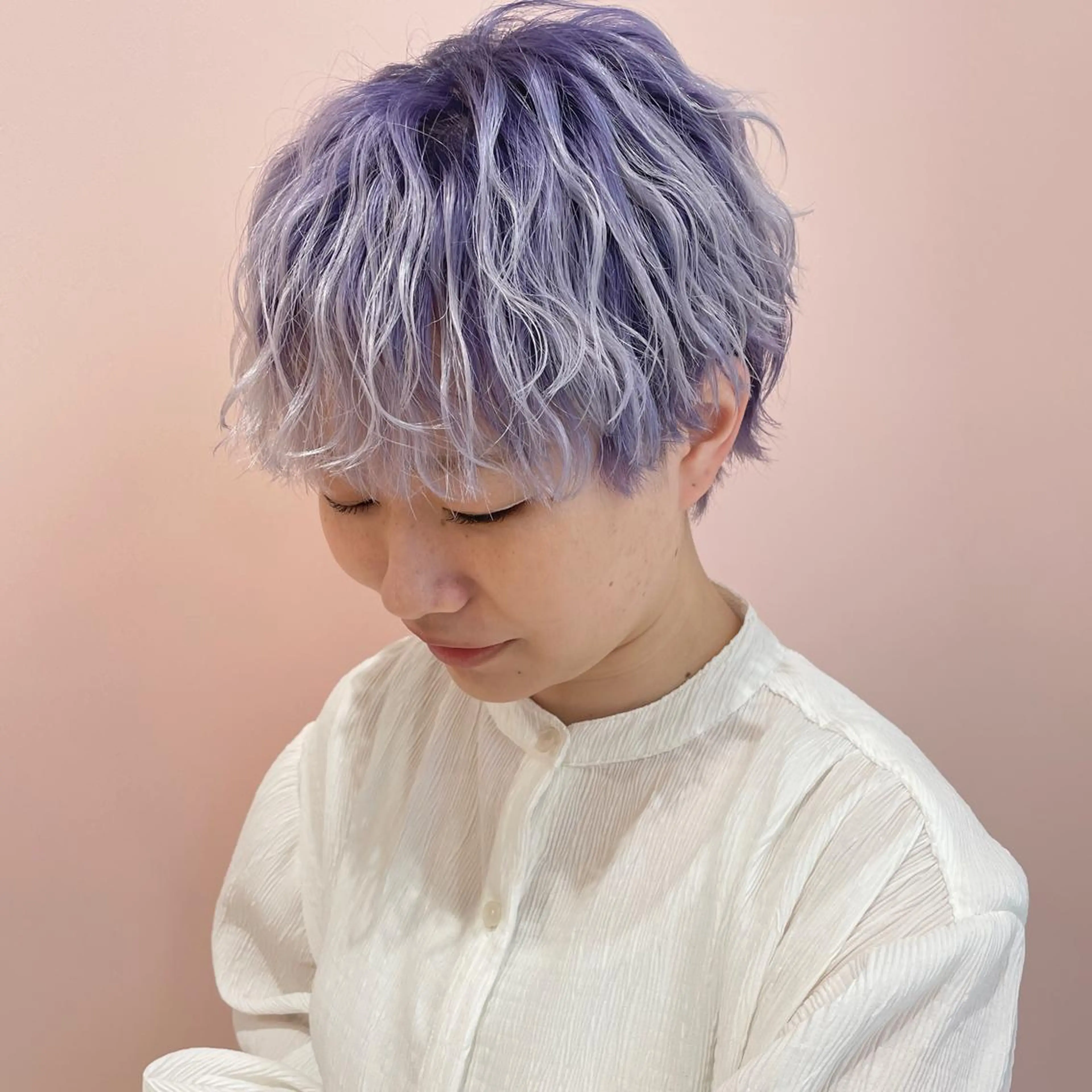 ショート カット ヘアカラー トリートメント レイヤー/ウルフ/ ハイトーンchimiのヘアスタイル