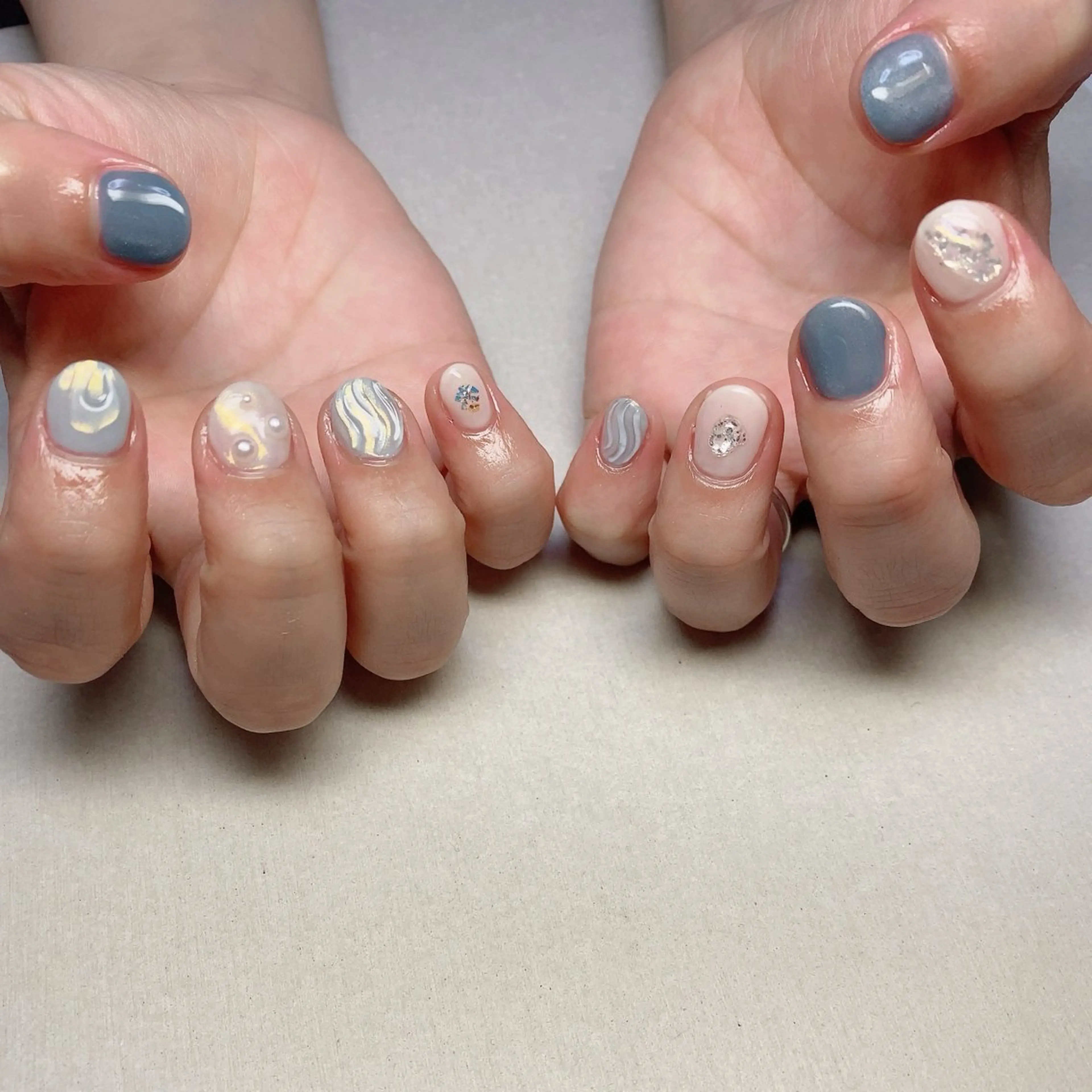 ネイル ブルー ジェルネイル マグネットネイル 持ち込み ニュアンスネイル irooo 21のネイルデザイン
